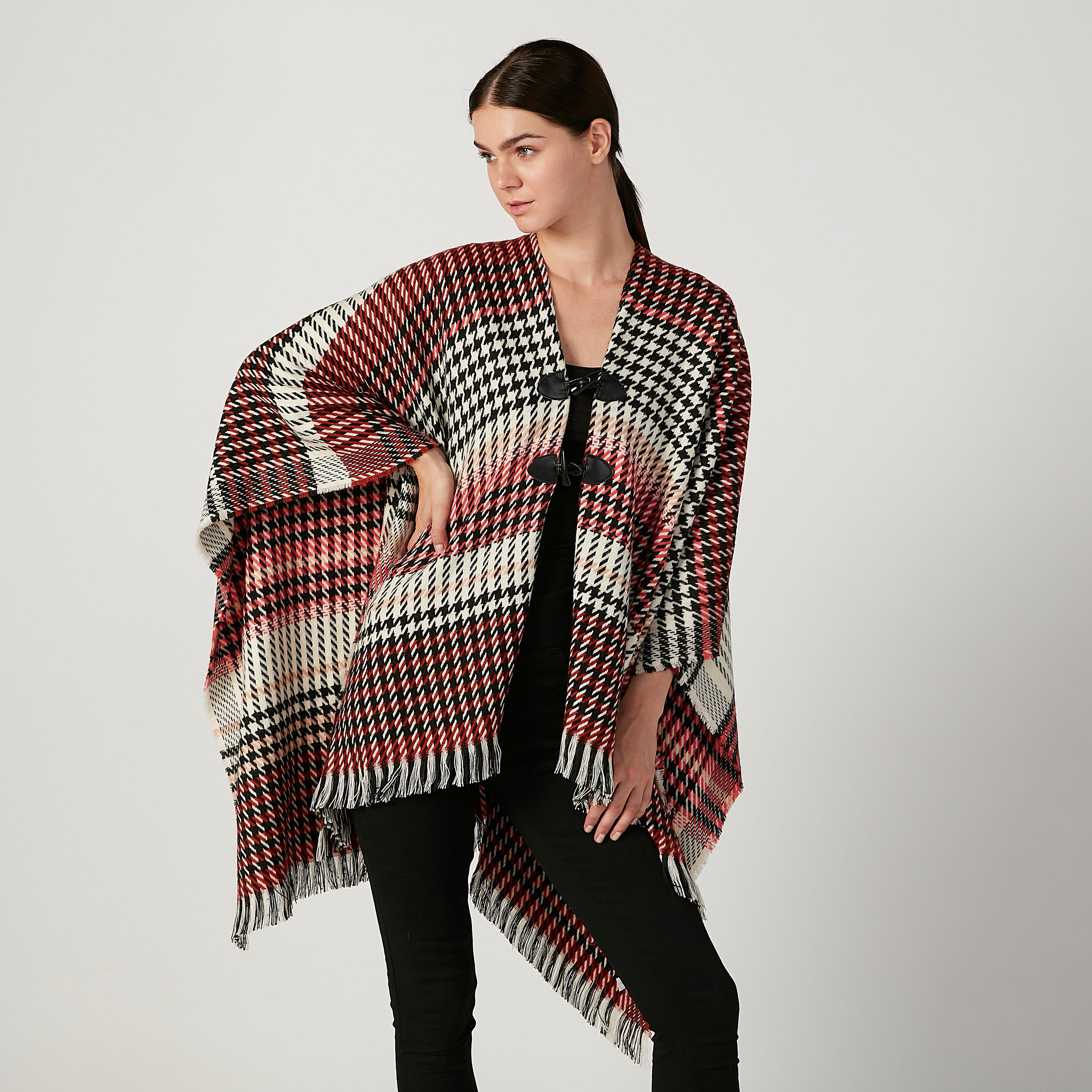 كارديجان كاروهات بياقة V وشراشيب-women-winterwear-cardigansandjumpers-cardigans-image-1