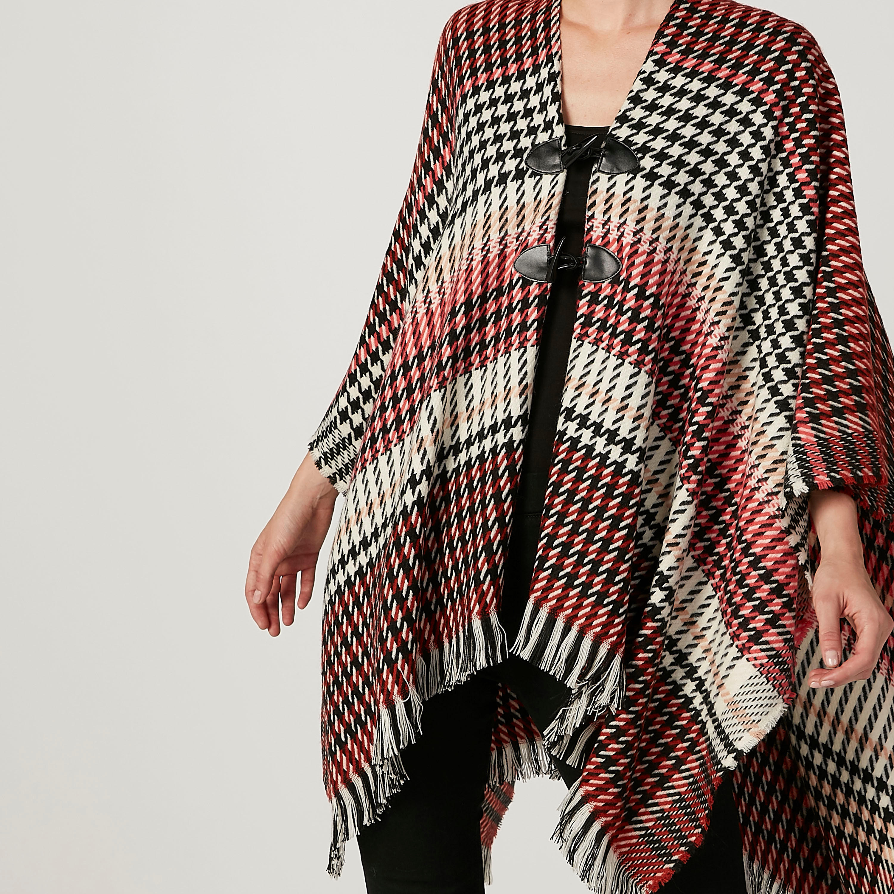 كارديجان كاروهات بياقة V وشراشيب-women-winterwear-cardigansandjumpers-cardigans-image-3