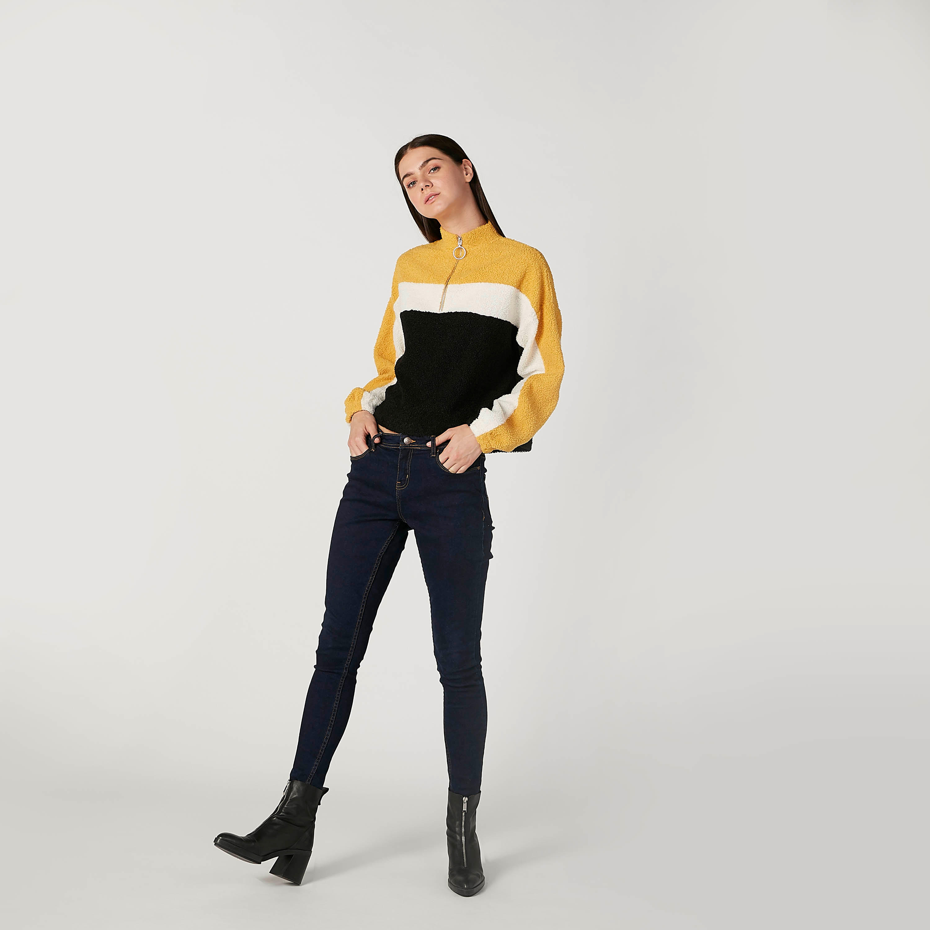 سويت شيرت بارز الملمس بياقة عالية وأكمام طويلة-women-winterwear-hoodiesandsweatshirts-sweatshirts-image-2