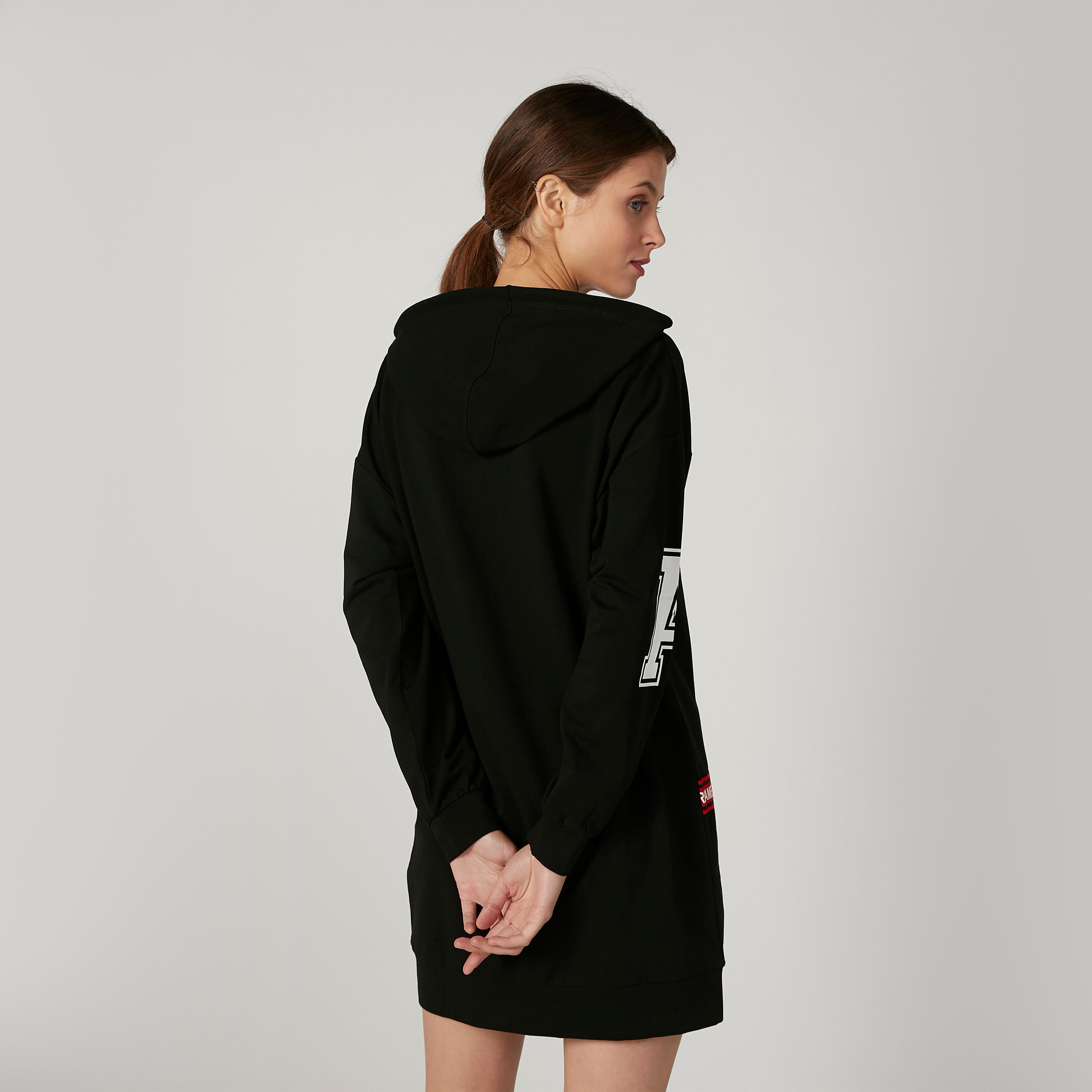 فستان تيشيرت قصير بقبّعة وأكمام طويلة وطبعات-women-clothing-dresses-image-4