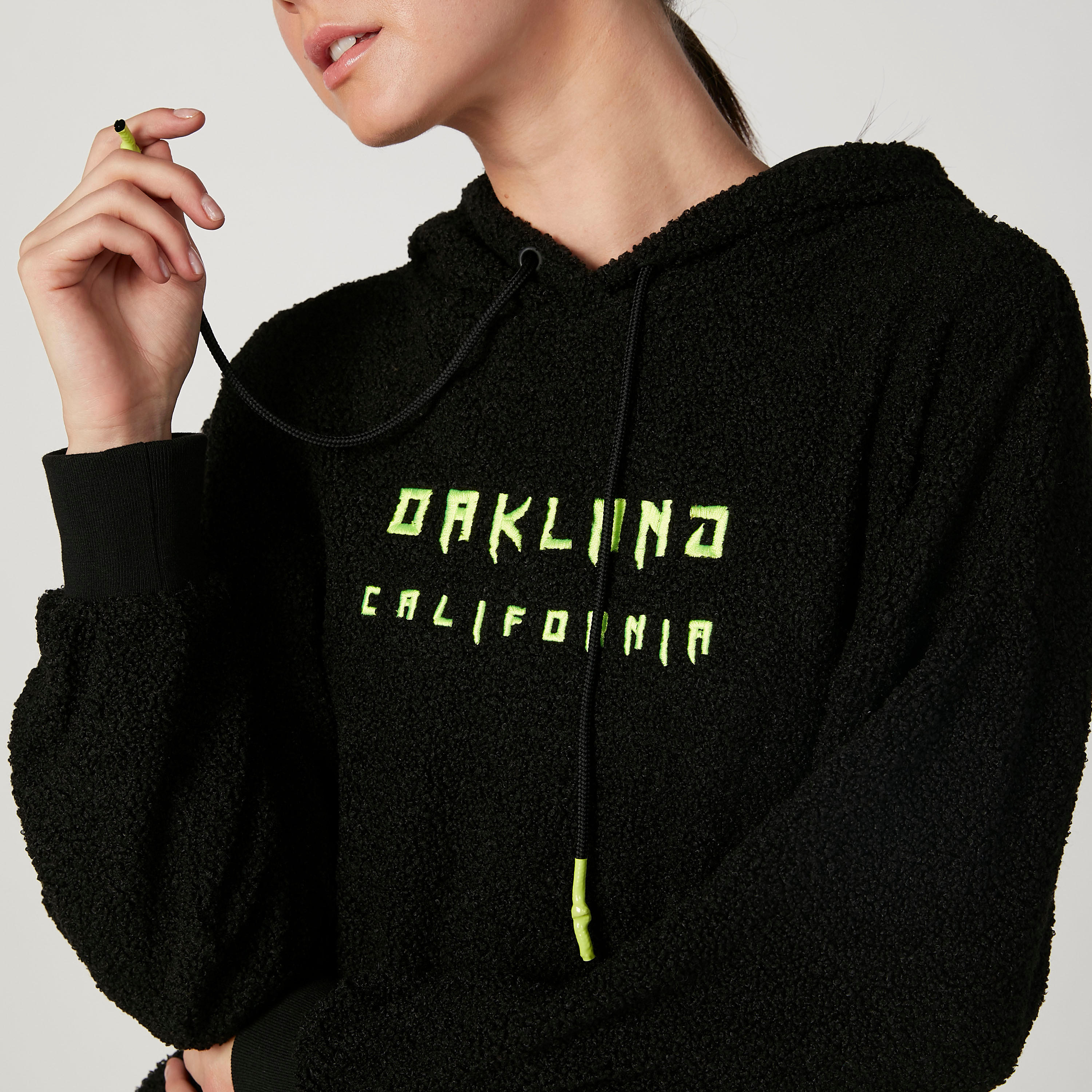 سويت شيرت بقبعة وأكمام طويلة وطبعات-women-winterwear-hoodiesandsweatshirts-hoodies-image-3