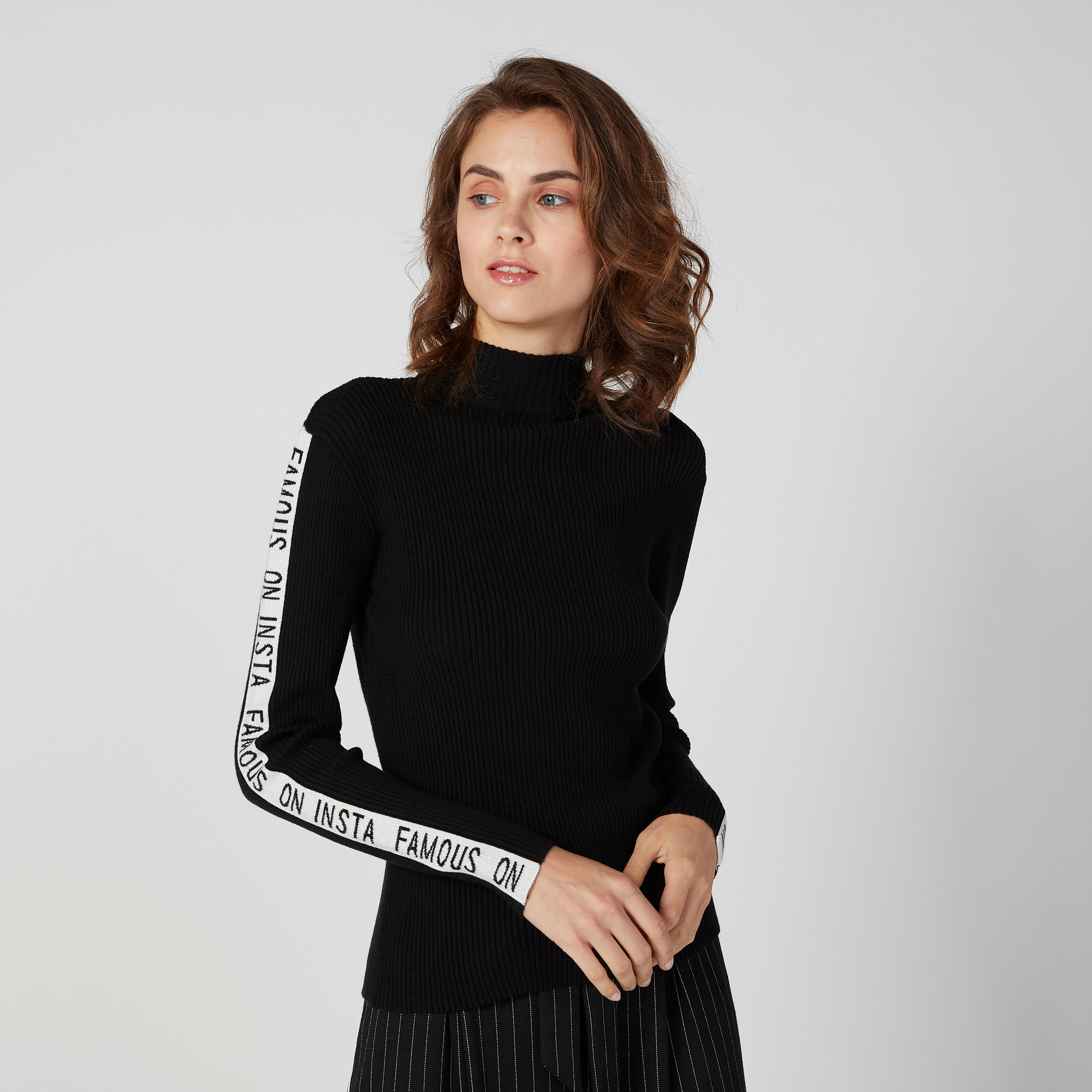 سويتر مضلّعة بياقة ضيقة وأكمام طويلة وطبعات-women-clothing-cardigansandjumpers-jumpers-image-1