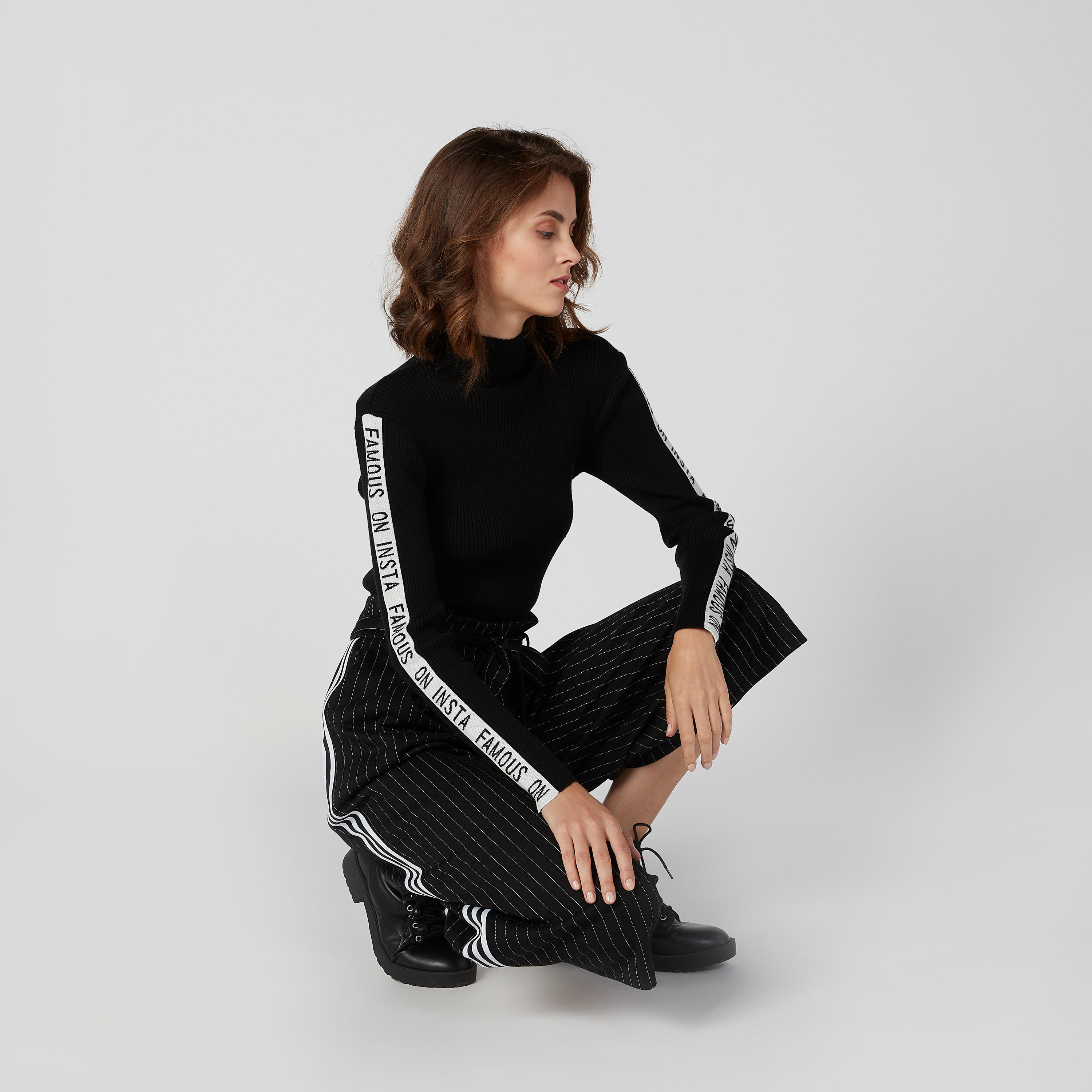 سويتر مضلّعة بياقة ضيقة وأكمام طويلة وطبعات-women-clothing-cardigansandjumpers-jumpers-image-5