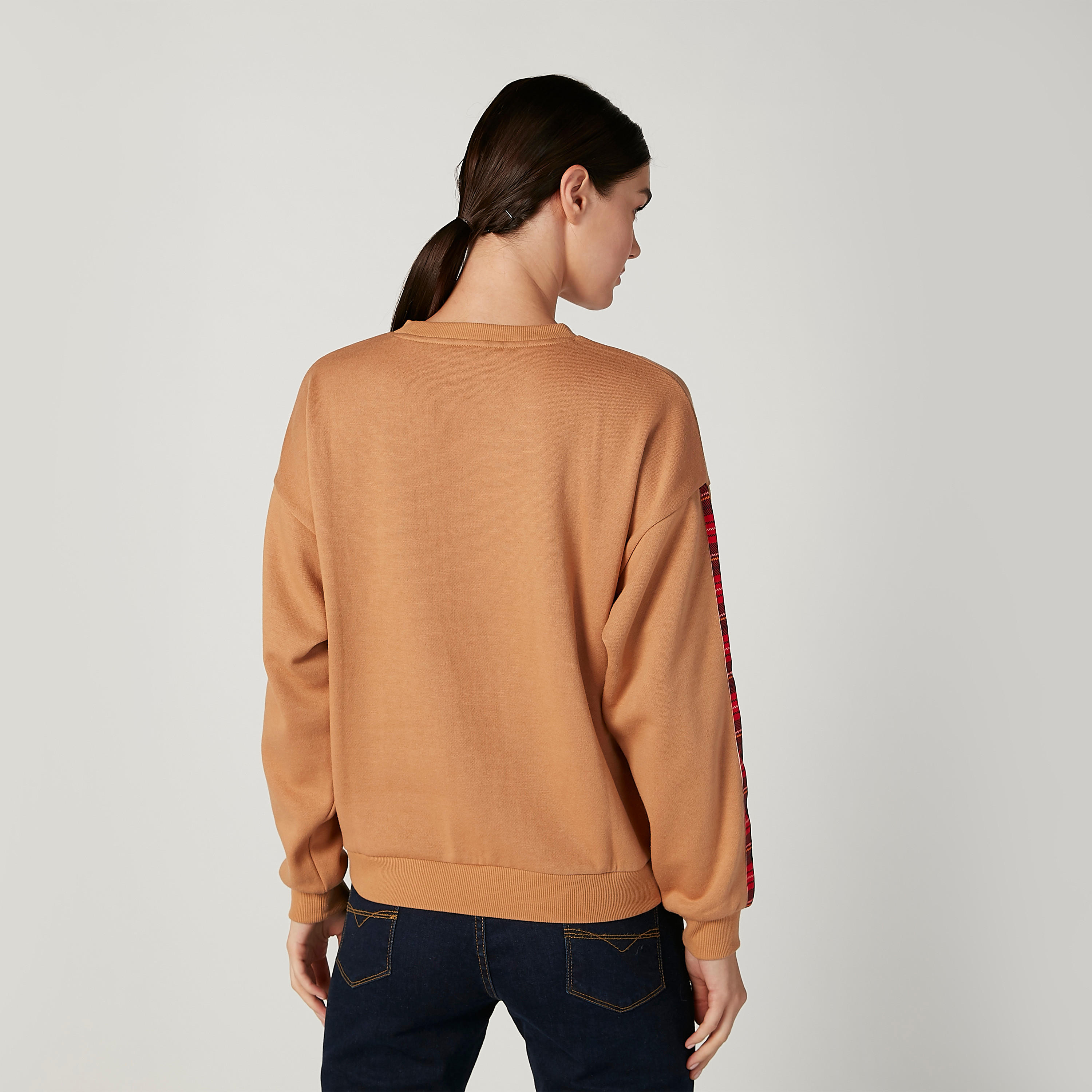 سويت شيرت بطبعات وياقة مستديرة وأكمام طويلة-women-winterwear-hoodiesandsweatshirts-sweatshirts-image-1