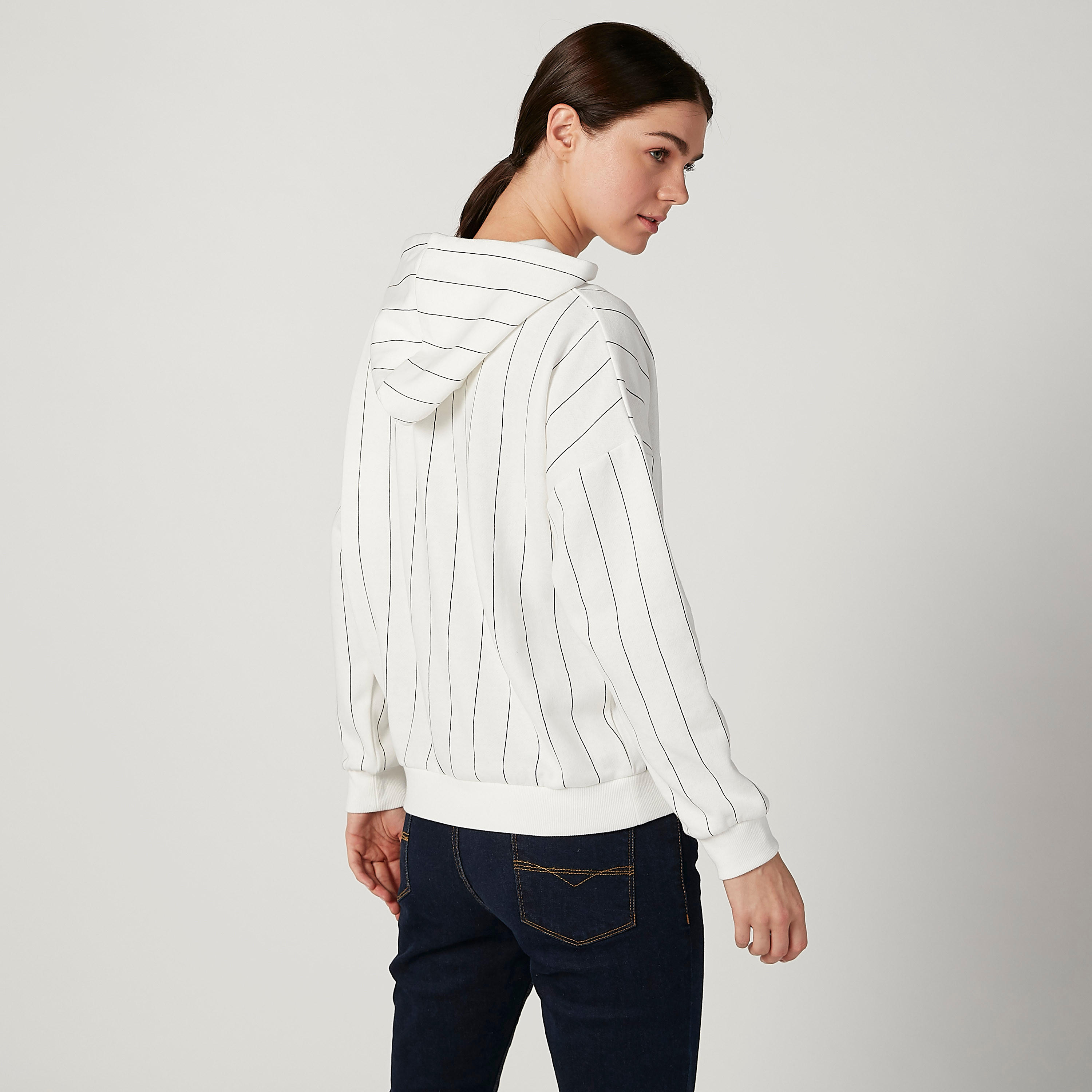 سويت شيرت بقبعة وأكمام طويلة وطبعات-women-winterwear-hoodiesandsweatshirts-hoodies-image-1
