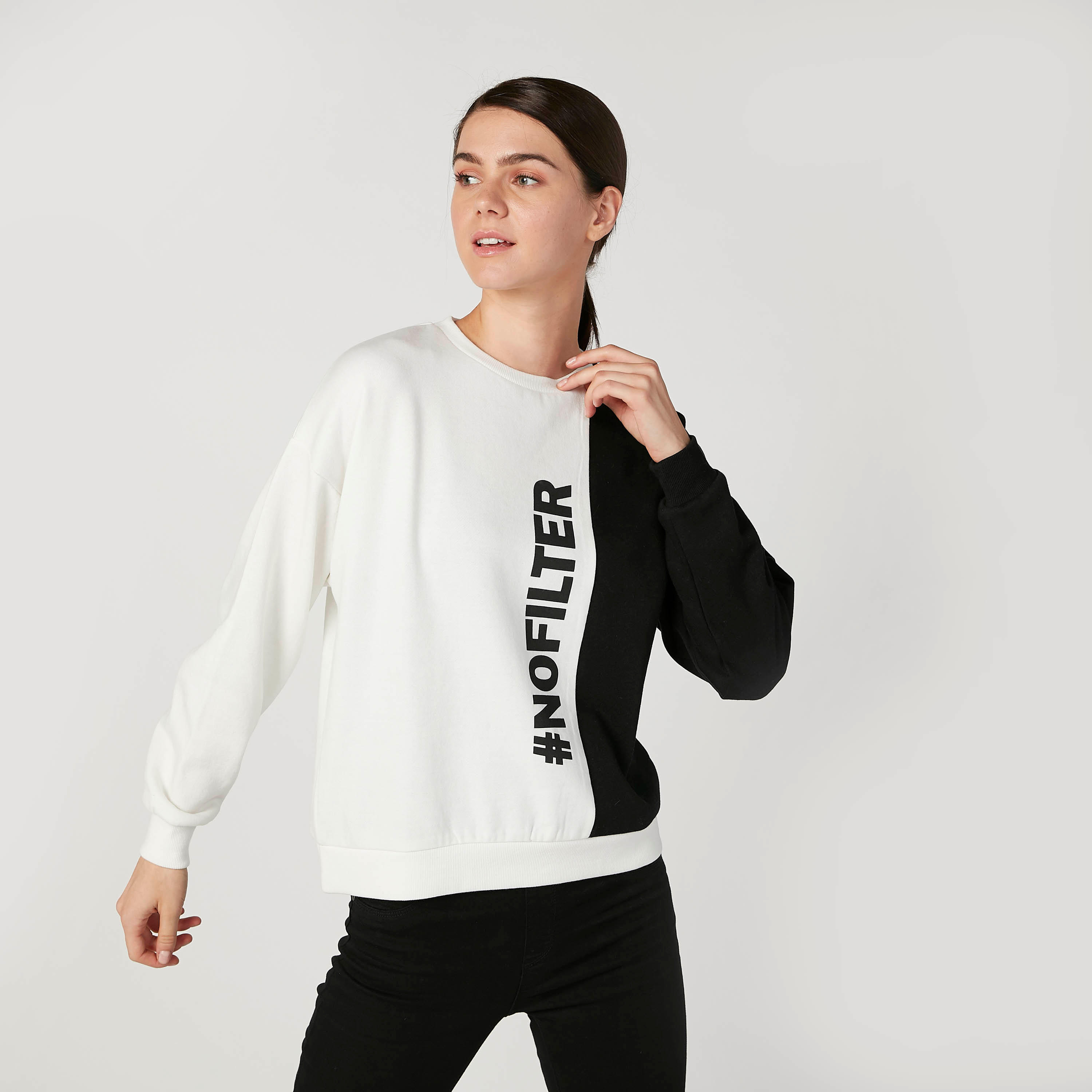 سويت شيرت بطبعات وياقة مستديرة وأكمام طويلة-women-winterwear-hoodiesandsweatshirts-sweatshirts-image-1