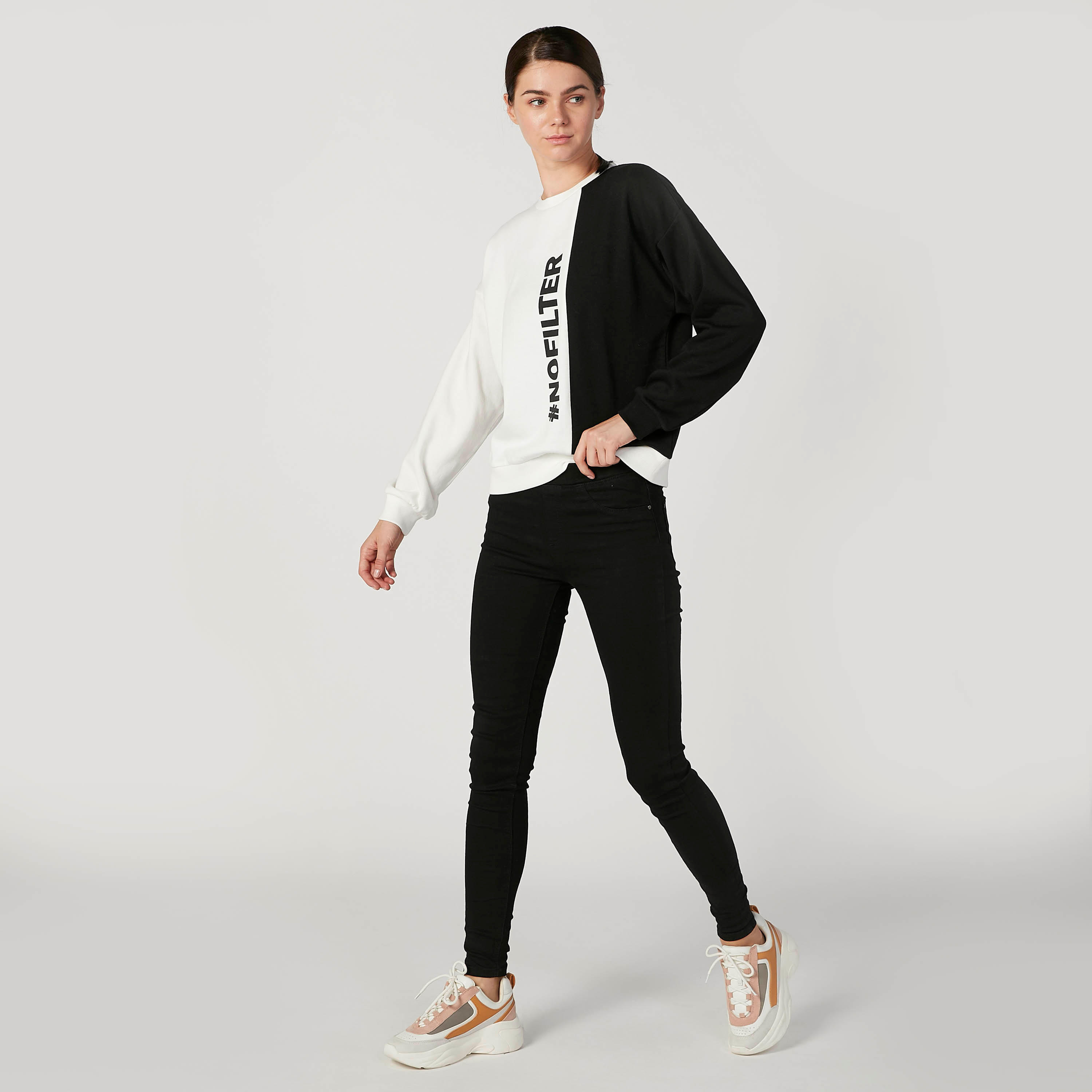 سويت شيرت بطبعات وياقة مستديرة وأكمام طويلة-women-winterwear-hoodiesandsweatshirts-sweatshirts-image-2