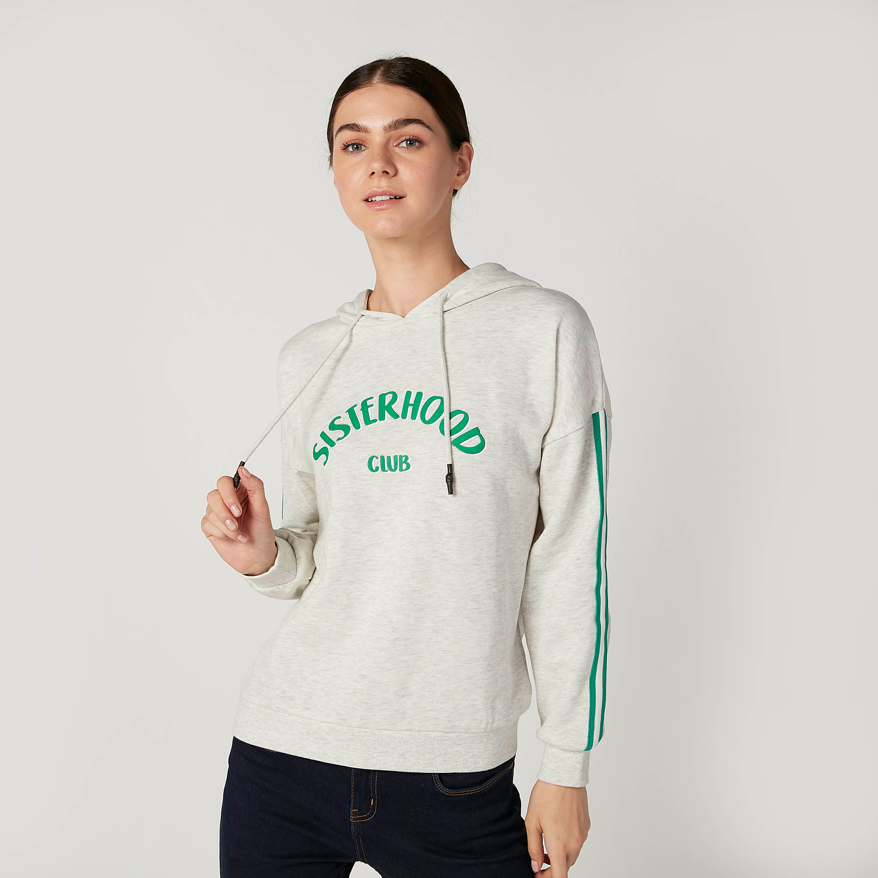 سويت شيرت بقبّعة وأكتاف منسدلة وطبعات-women-winterwear-hoodiesandsweatshirts-hoodies-image-1