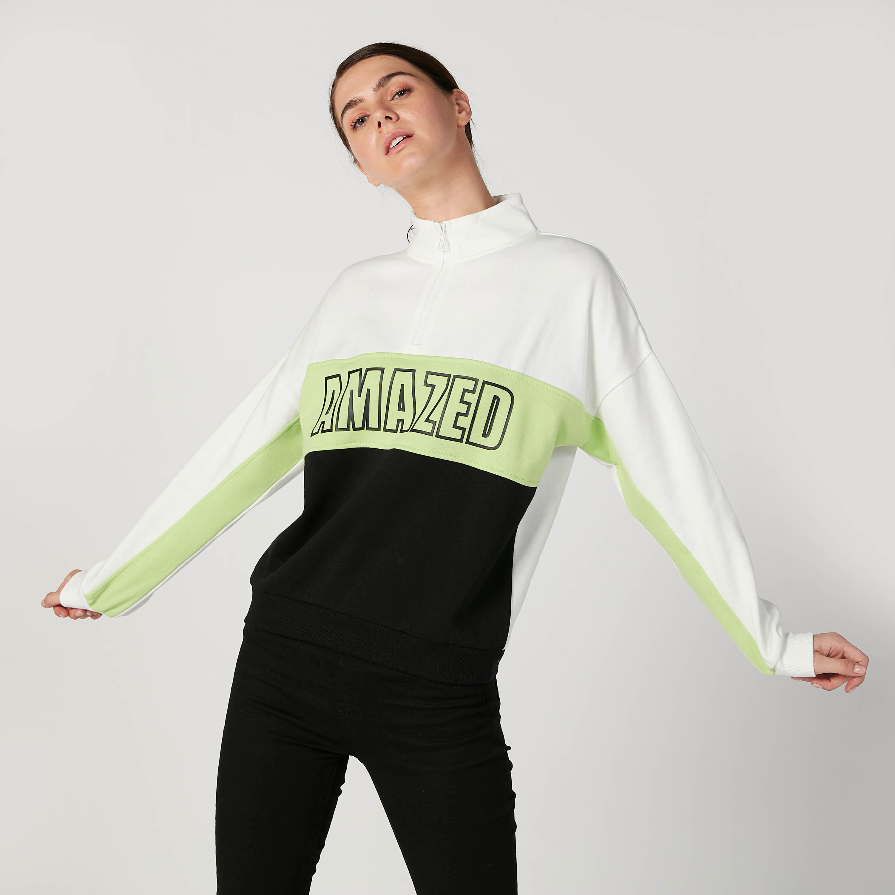 سويت شيرت بياقة عالية وأكمام طويلة وطبعات-women-winterwear-hoodiesandsweatshirts-sweatshirts-image-1