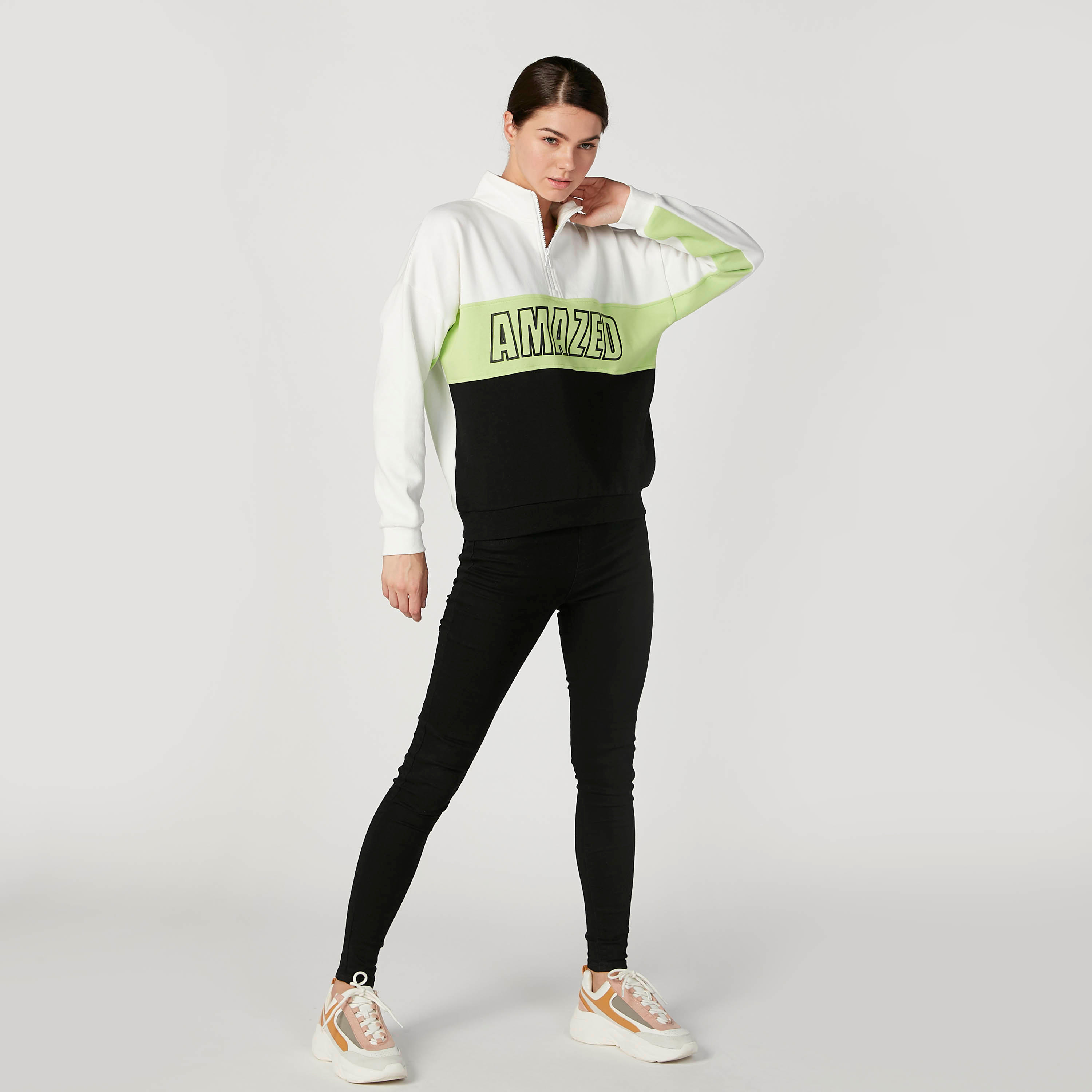 سويت شيرت بياقة عالية وأكمام طويلة وطبعات-women-winterwear-hoodiesandsweatshirts-sweatshirts-image-2