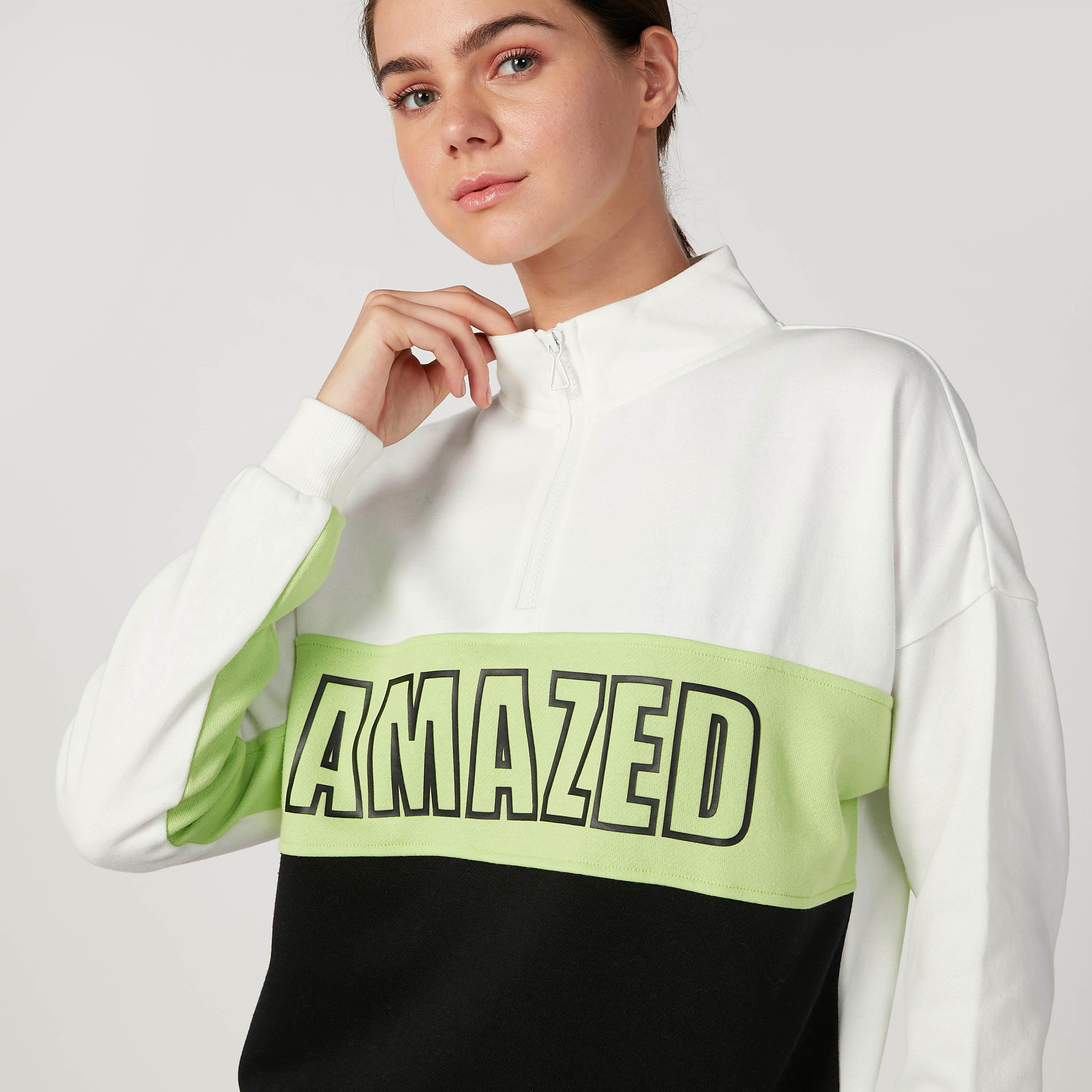 سويت شيرت بياقة عالية وأكمام طويلة وطبعات-women-winterwear-hoodiesandsweatshirts-sweatshirts-image-3