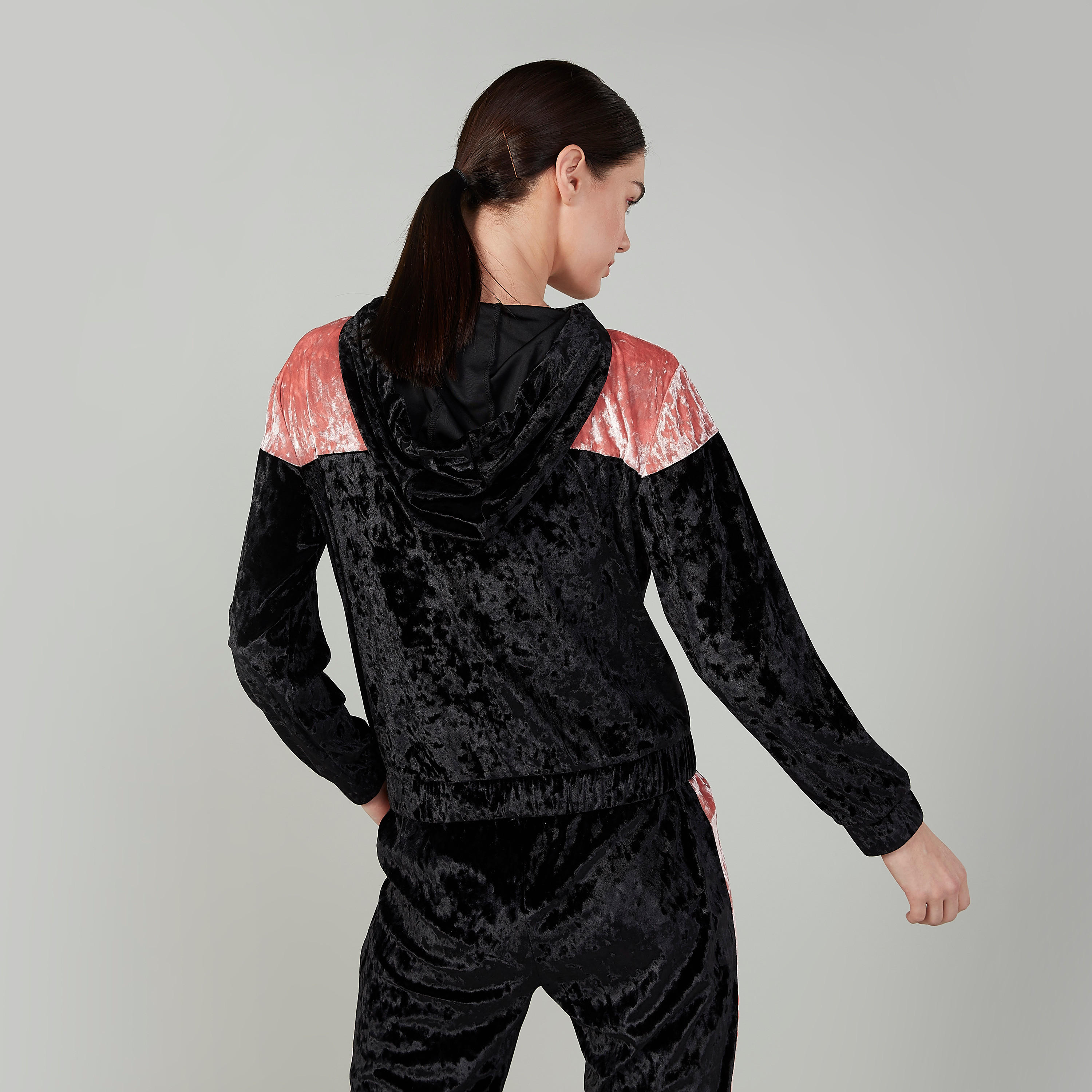 Textured Hoodie with Long Sleeves and Kangaroo Pockets-women-winterwear-hoodiesandsweatshirts-sweatshirts-image-4