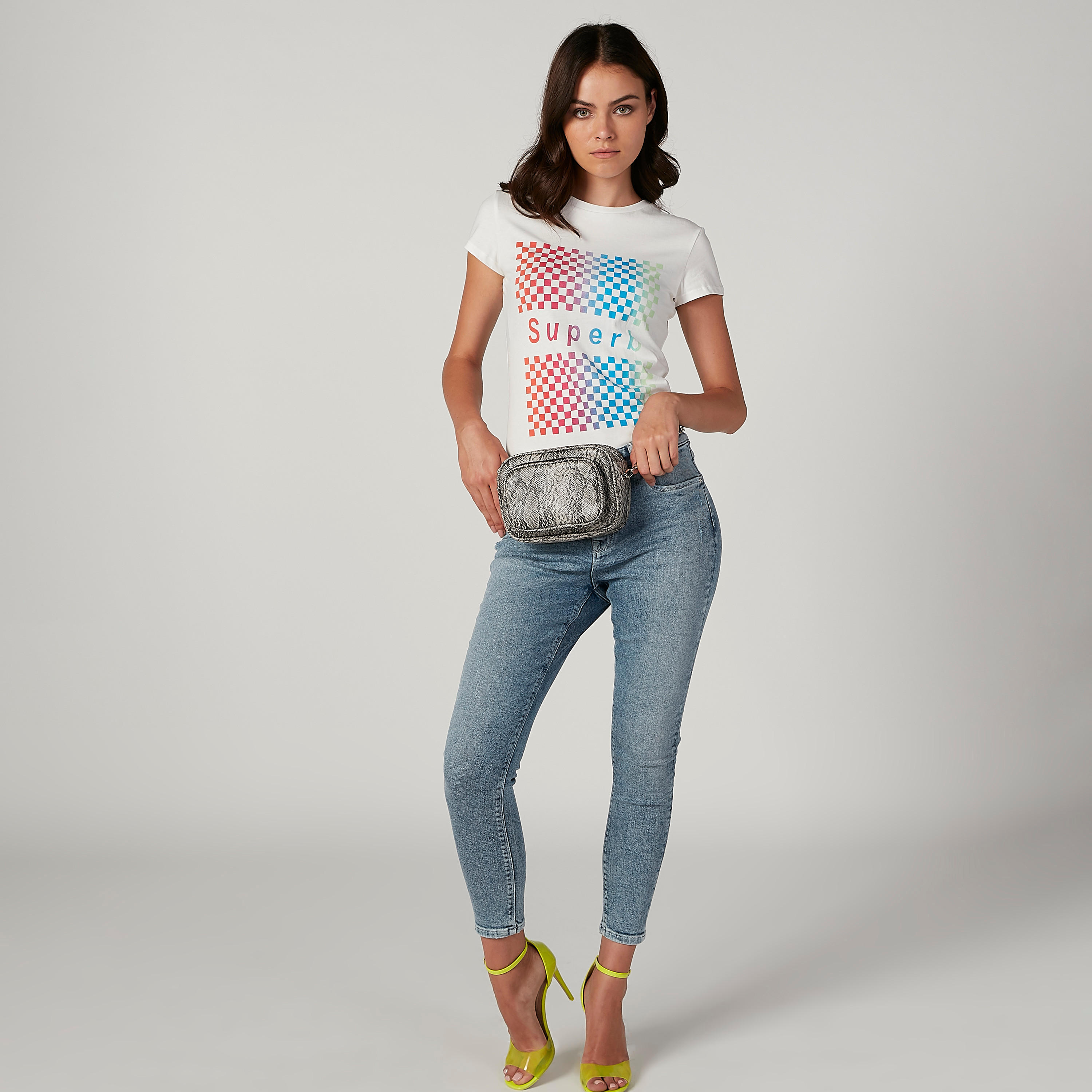 تيشيرت مستدام بياقة ضيّقة وأكمام قصيرة وطبعات -women-clothing-tshirts-image-3