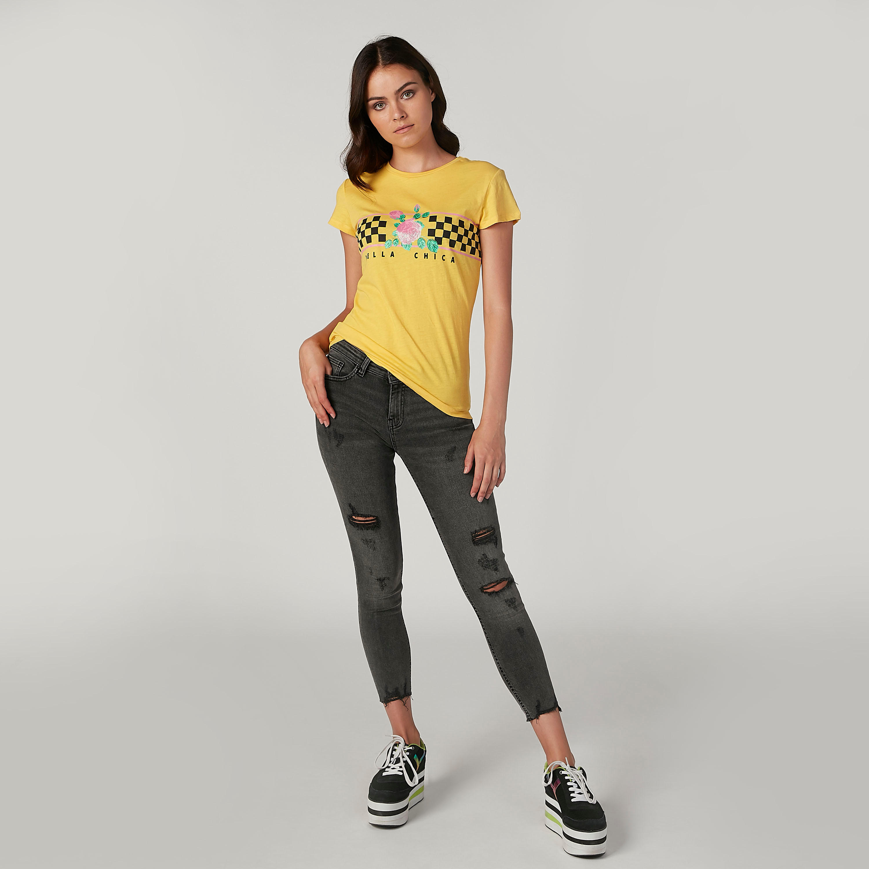 تيشيرت مستدام بياقة مستديرة وأكمام قصيرة وطبعات -women-clothing-tshirts-image-3
