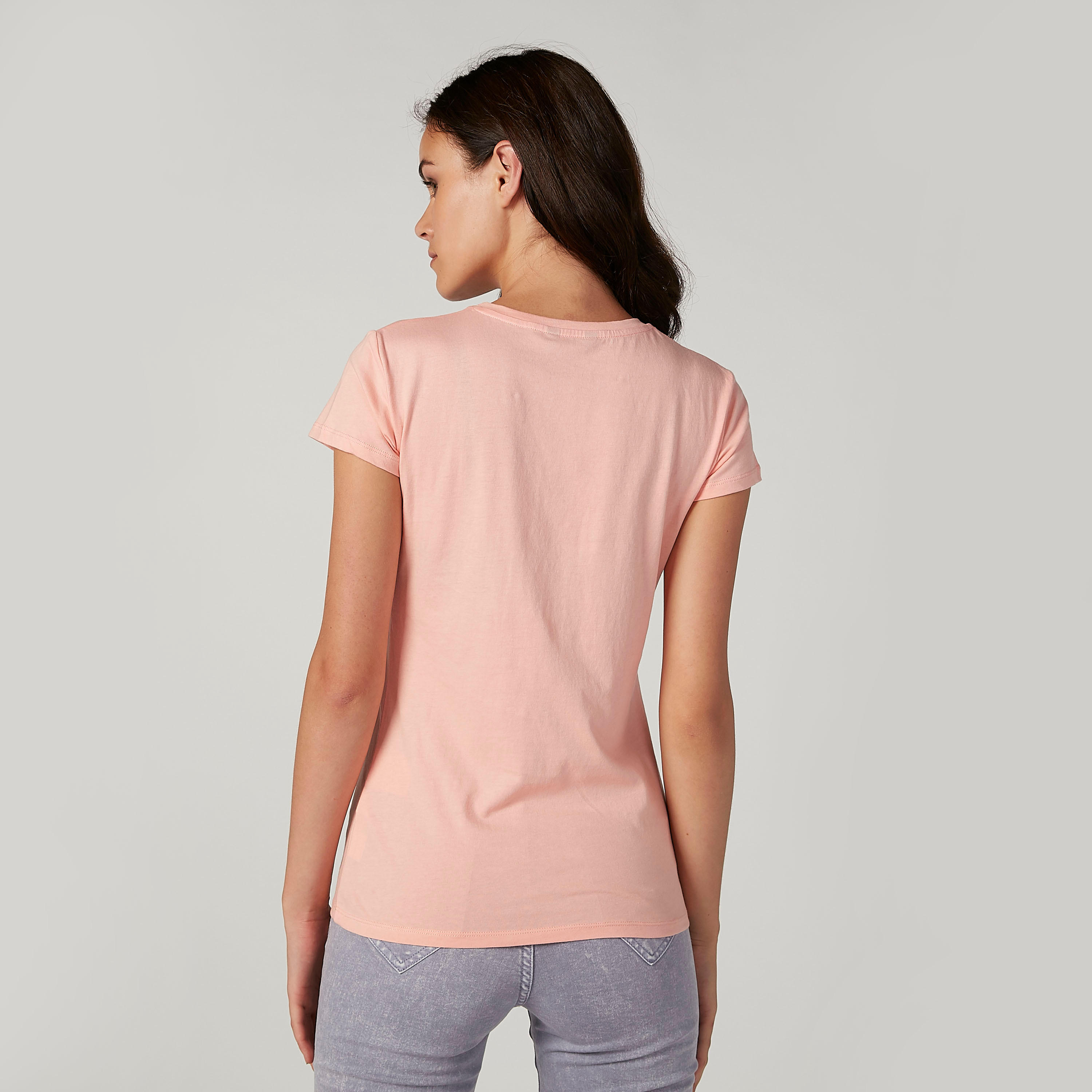 تيشيرت مستدام بياقة مستديرة وأكمام كاب وطبعات-women-clothing-tshirts-image-4