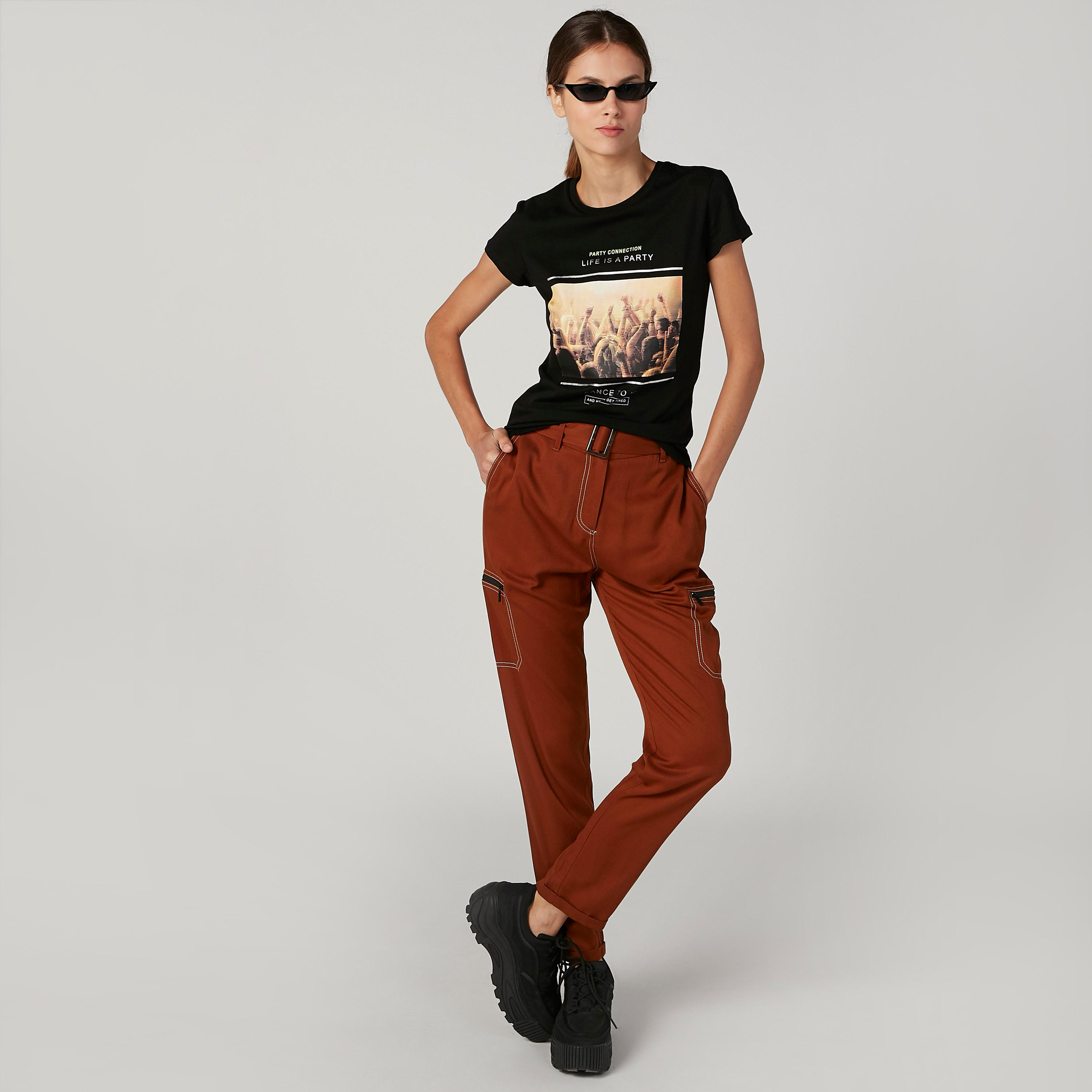 تيشيرت مستدام بياقة مستديرة وأكمام قصيرة وطبعات -women-clothing-tshirts-image-2