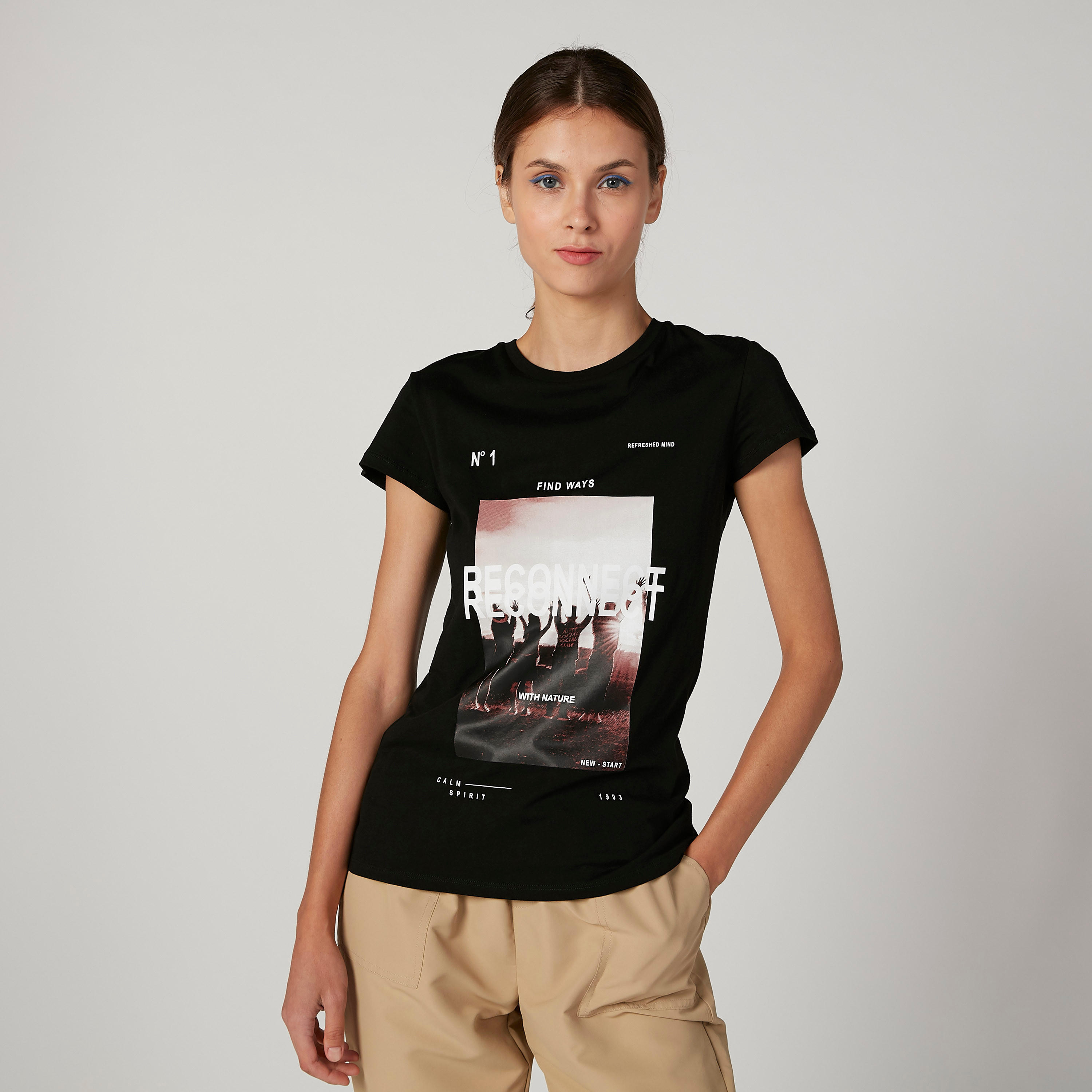 تيشيرت مستدام بياقة مستديرة وأكمام قصيرة وطبعات-women-clothing-tshirts-image-1