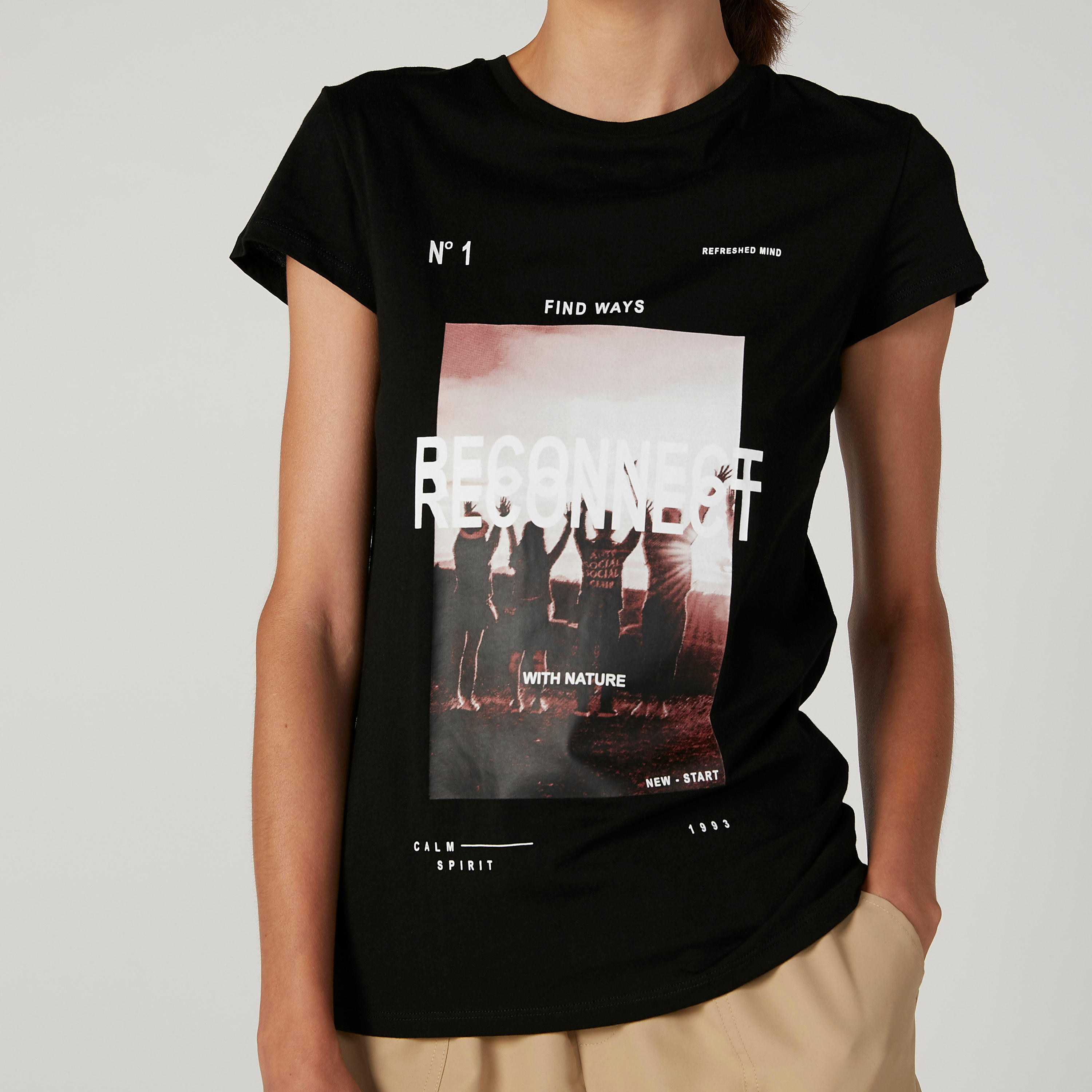 تيشيرت مستدام بياقة مستديرة وأكمام قصيرة وطبعات-women-clothing-tshirts-image-3