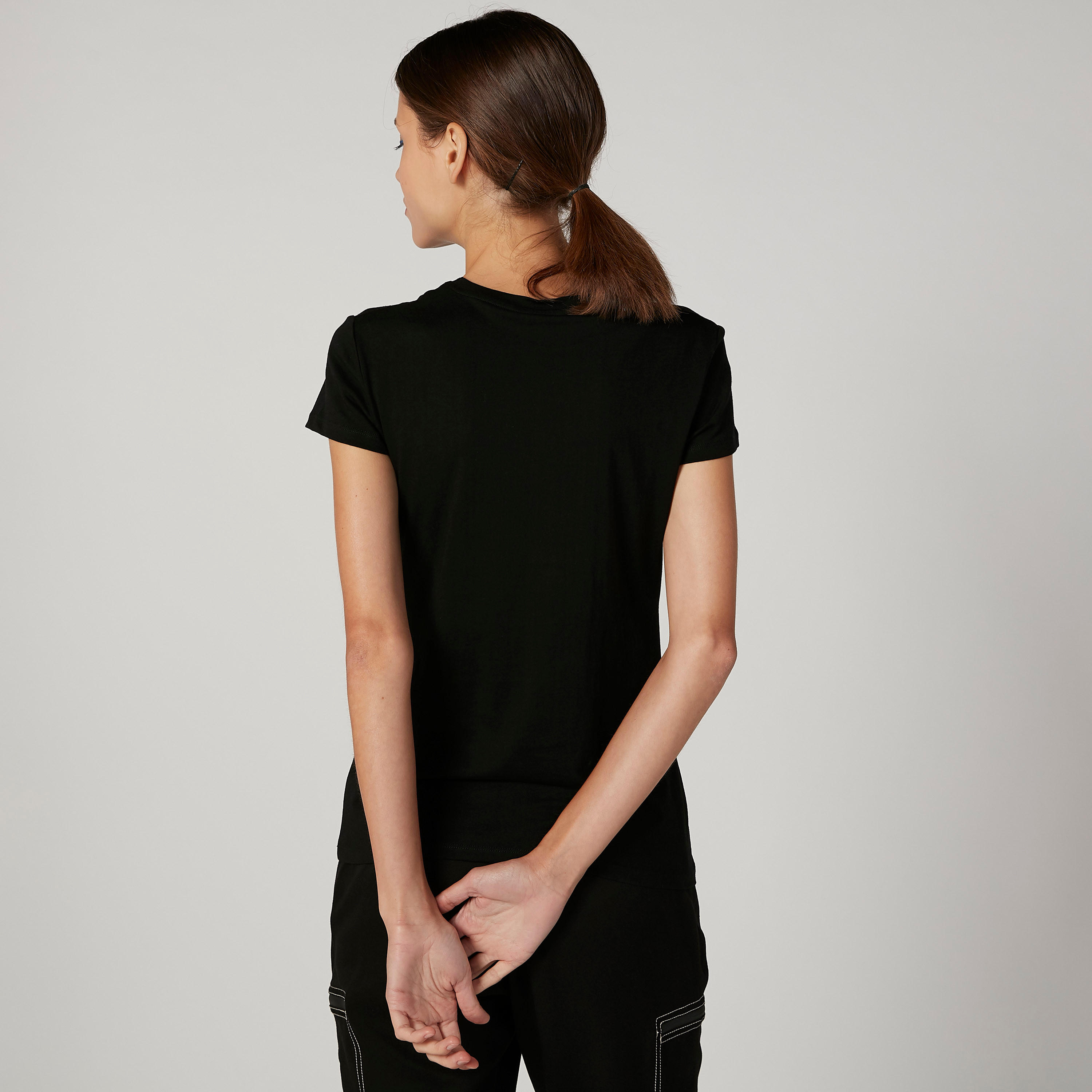 تيشيرت مستدام مستدام بياقة مستديرة وأكمام كاب وطبعات-women-clothing-tshirts-image-3