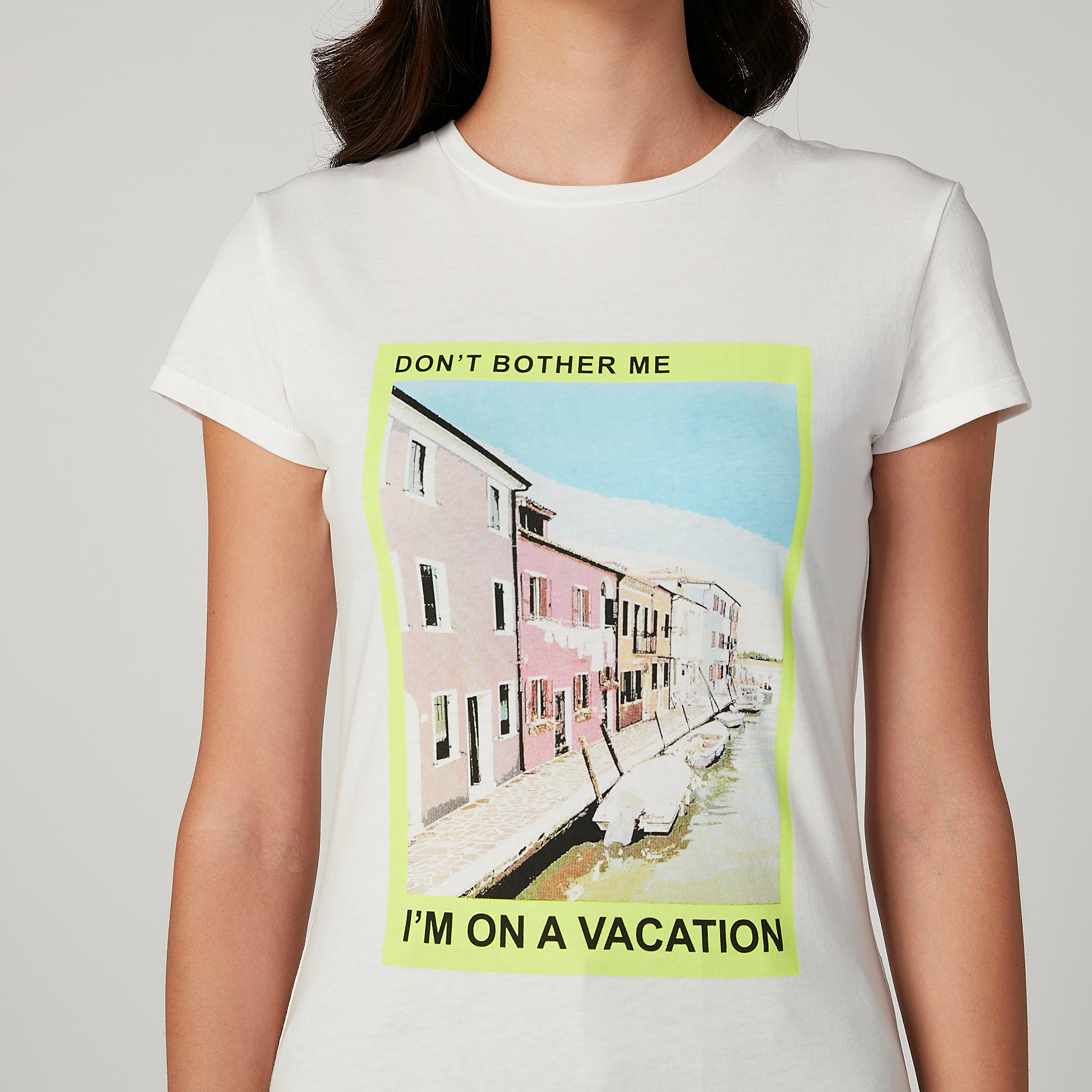 تيشيرت مستدام بياقة ضيّقة وأكمام قصيرة وطبعات -women-clothing-tshirts-image-3