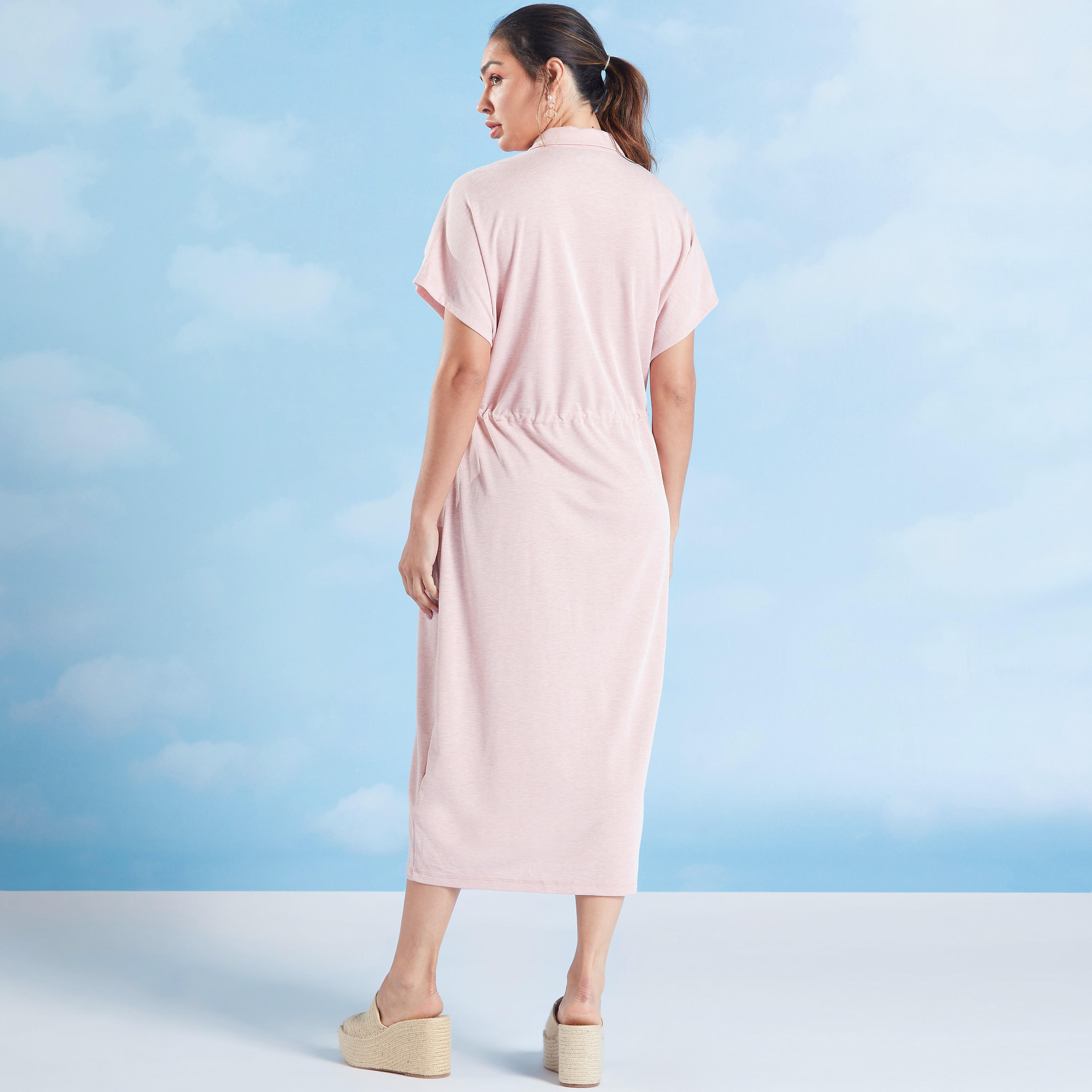 فستان قميص ميدي سادة بياقة واسعة وأكمام كاب-women-clothing-dresses-image-5