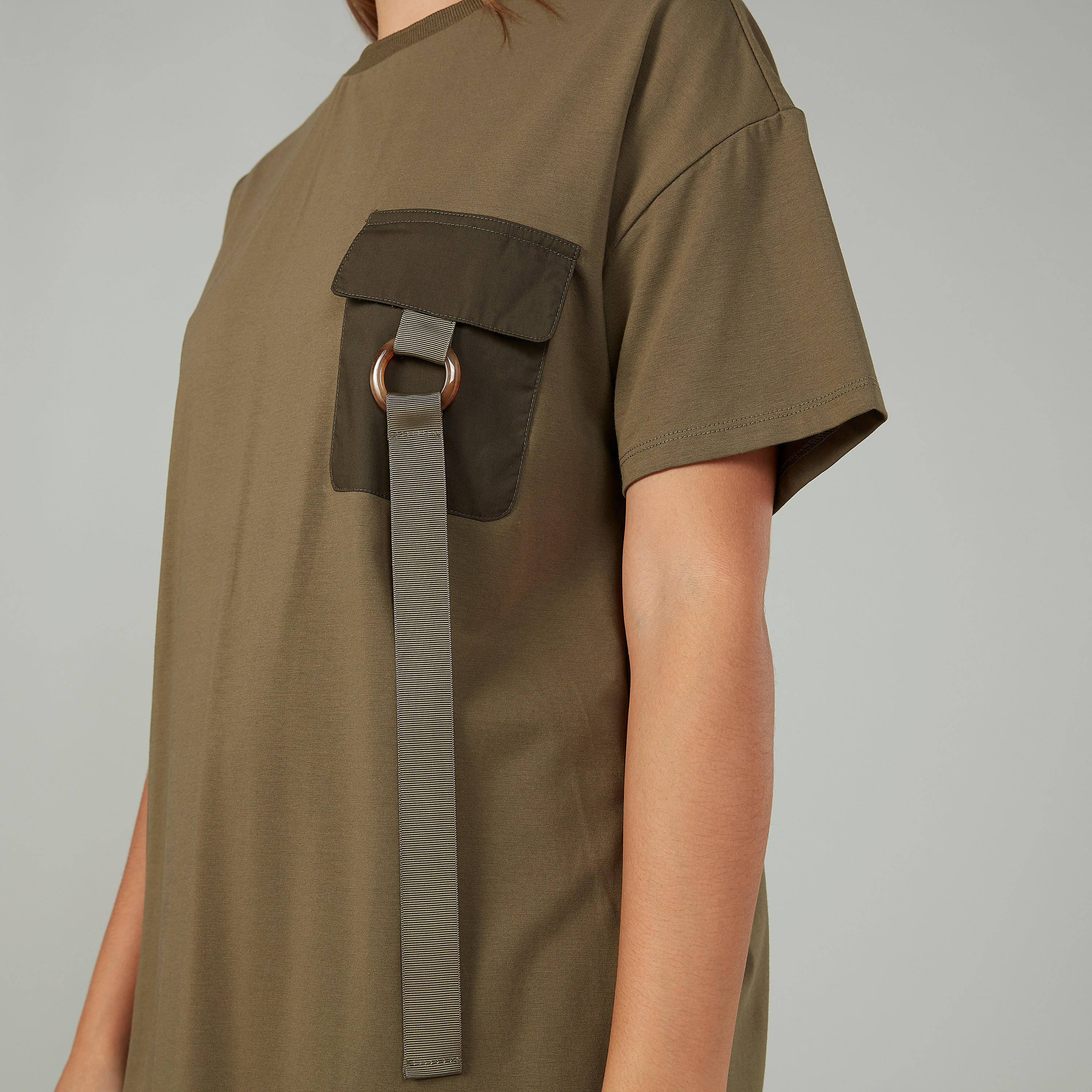 بلوزة بارزة الملمس بياقة ضيّقة وأكمام قصيرة-women-clothing-tshirts-image-3