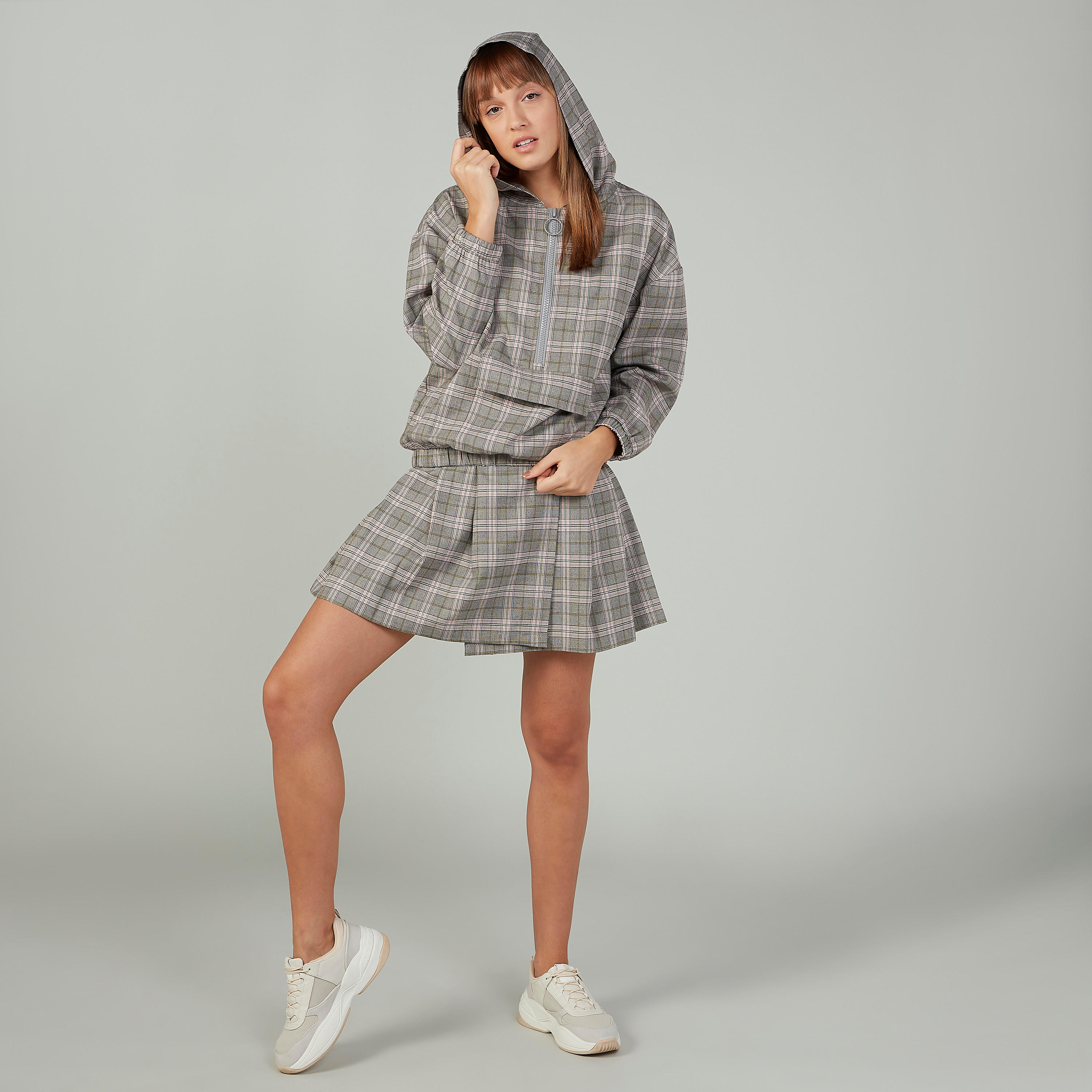 هودي كاروهات بأكمام طويلة وجيب أمامي بطيّة-women-winterwear-hoodiesandsweatshirts-sweatshirts-image-2