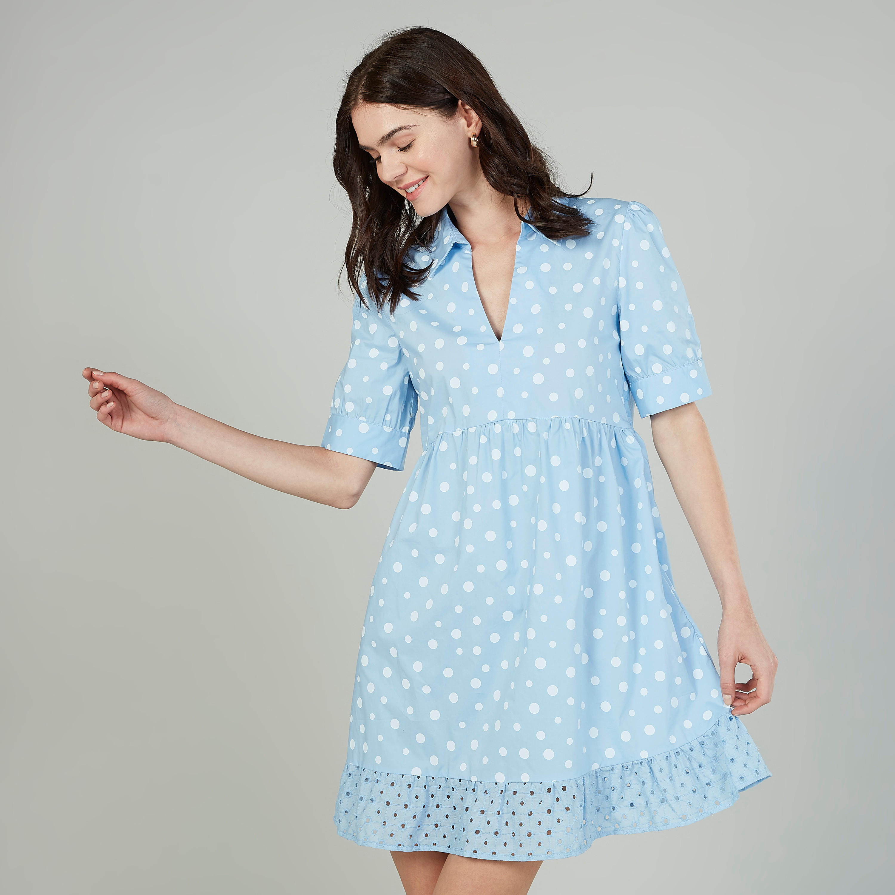 فستان واسع قصير بأكمام واسعة وطبعات منقطة-women-clothing-dresses-image-1