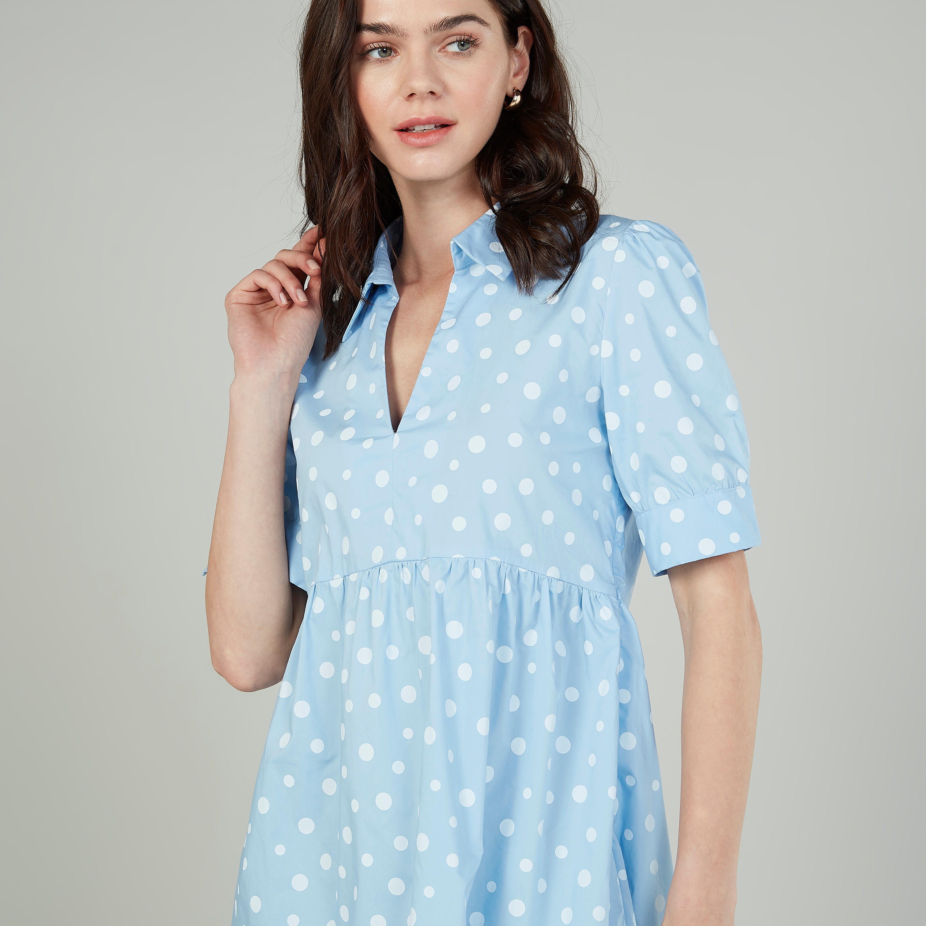 فستان واسع قصير بأكمام واسعة وطبعات منقطة-women-clothing-dresses-image-3