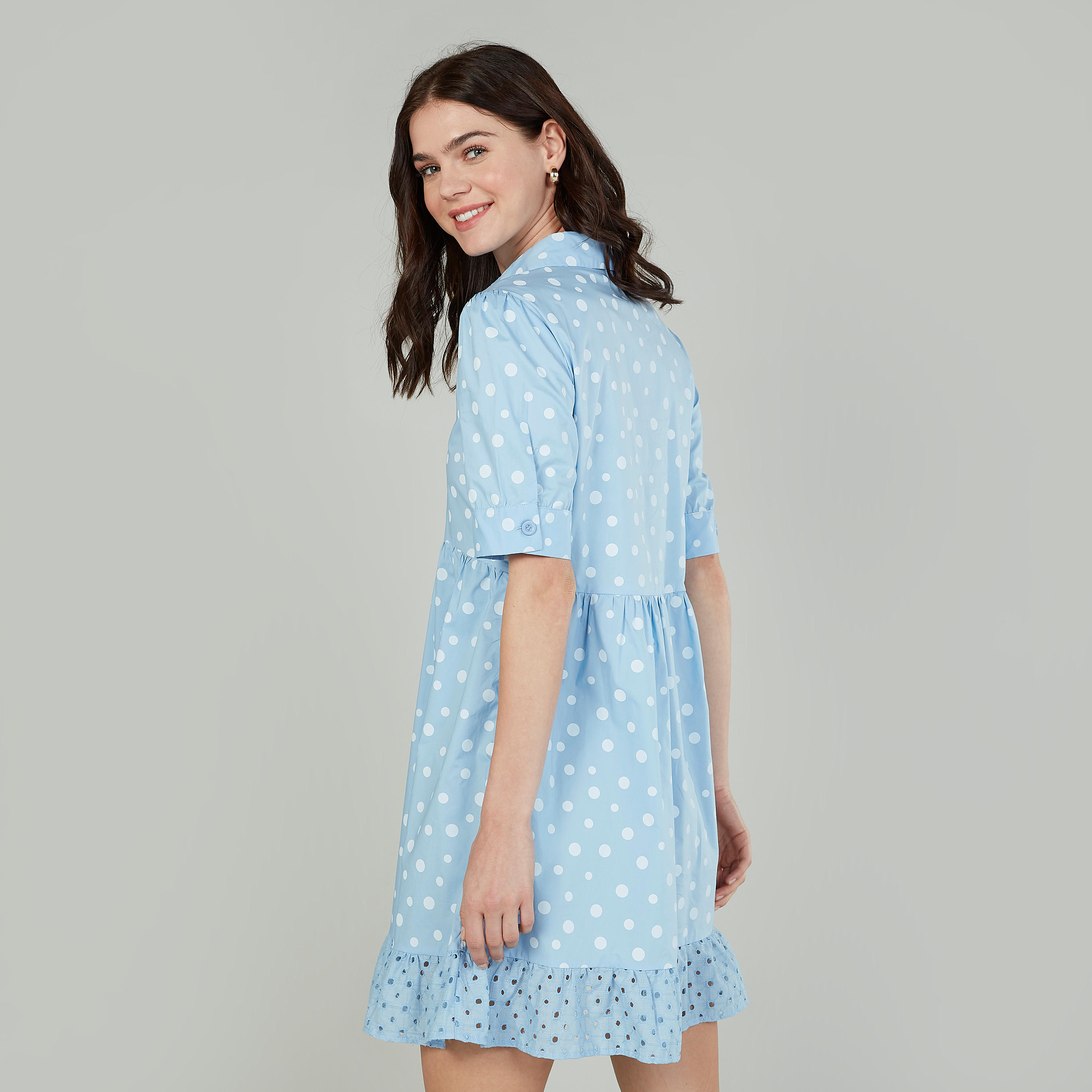 فستان واسع قصير بأكمام واسعة وطبعات منقطة-women-clothing-dresses-image-4