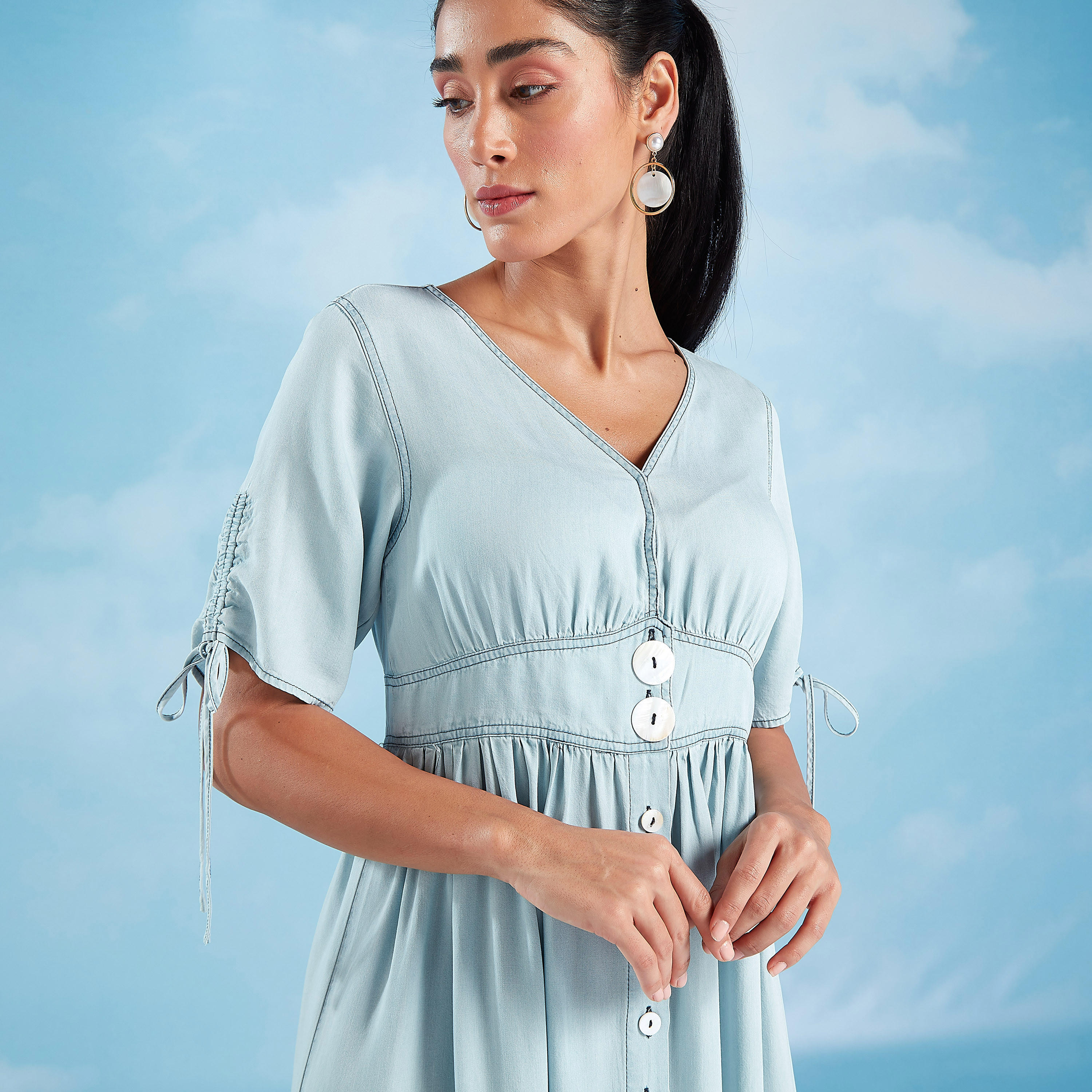 فستان قميص سادة متوسط الطول بأكمام قصيرة  وياقة V-women-clothing-dresses-image-2