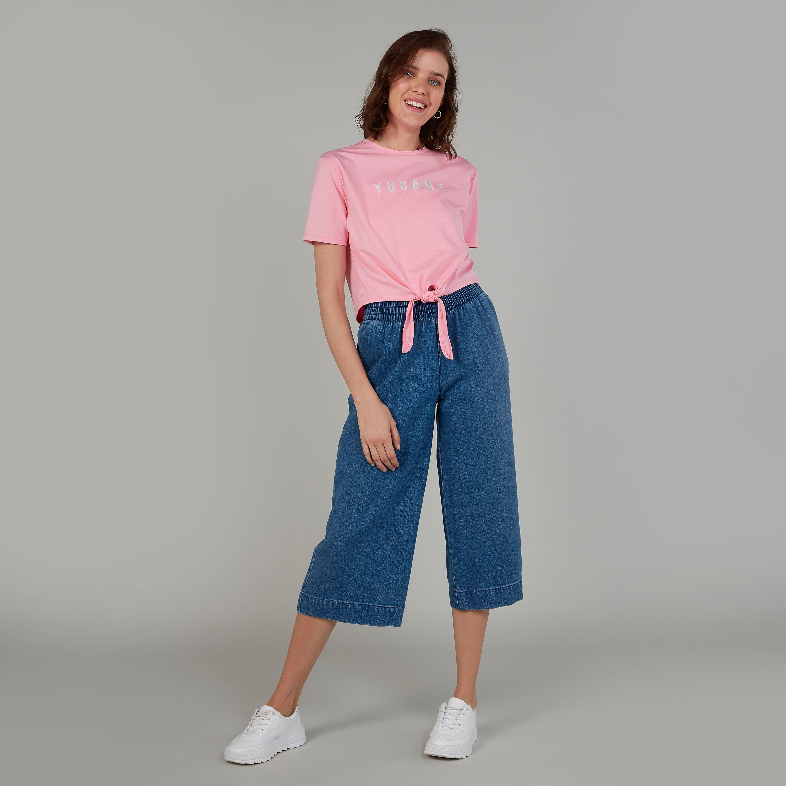 تيشيرت قصير بياقة ضيقة وأكمام قصيرة وطبعات-women-clothing-tshirts-image-2