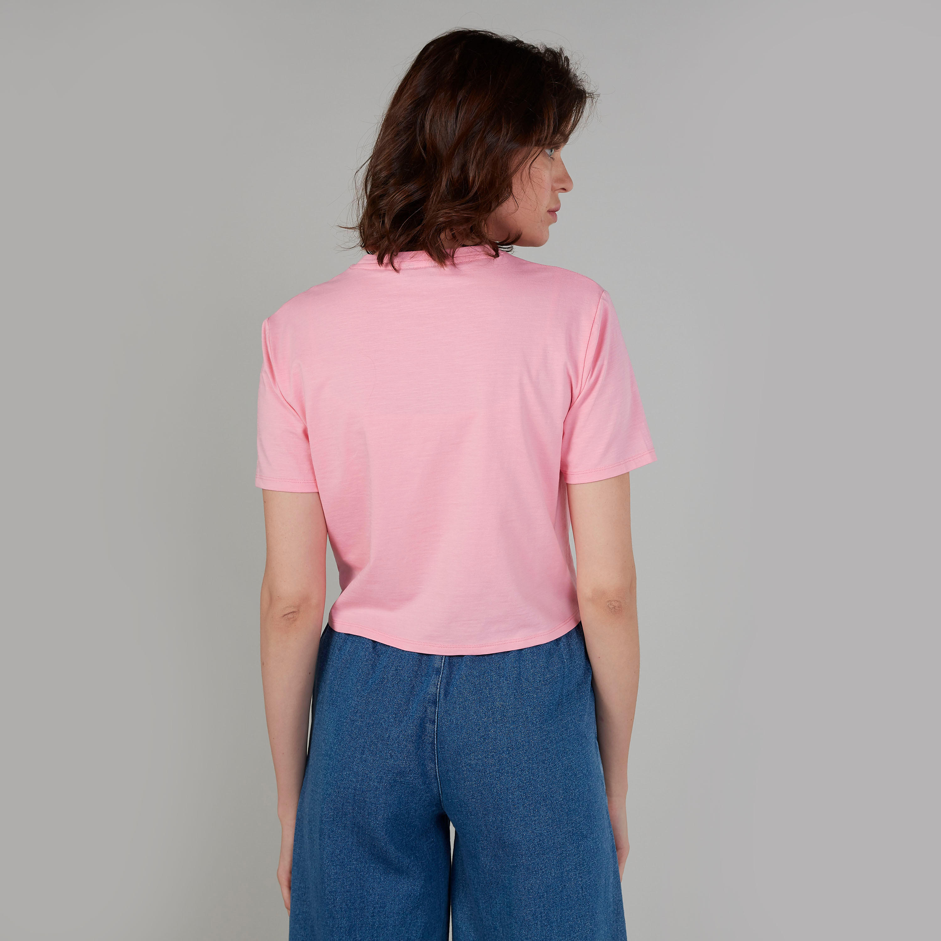 تيشيرت قصير بياقة ضيقة وأكمام قصيرة وطبعات-women-clothing-tshirts-image-4