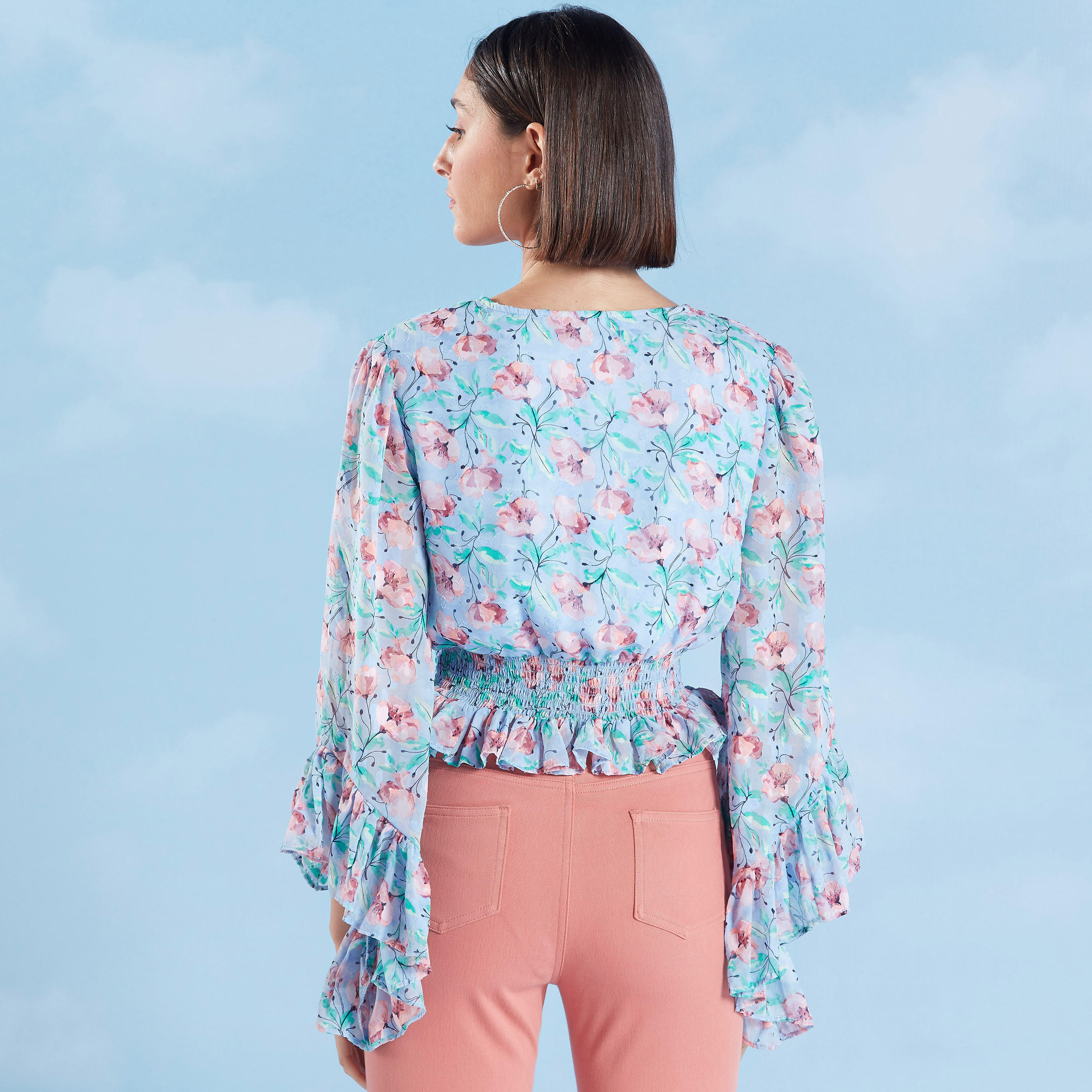 بلوزة قصيرة بياقة V ودرزات طبعات زهرية-women-clothing-shirtsandblouses-blouses-image-4