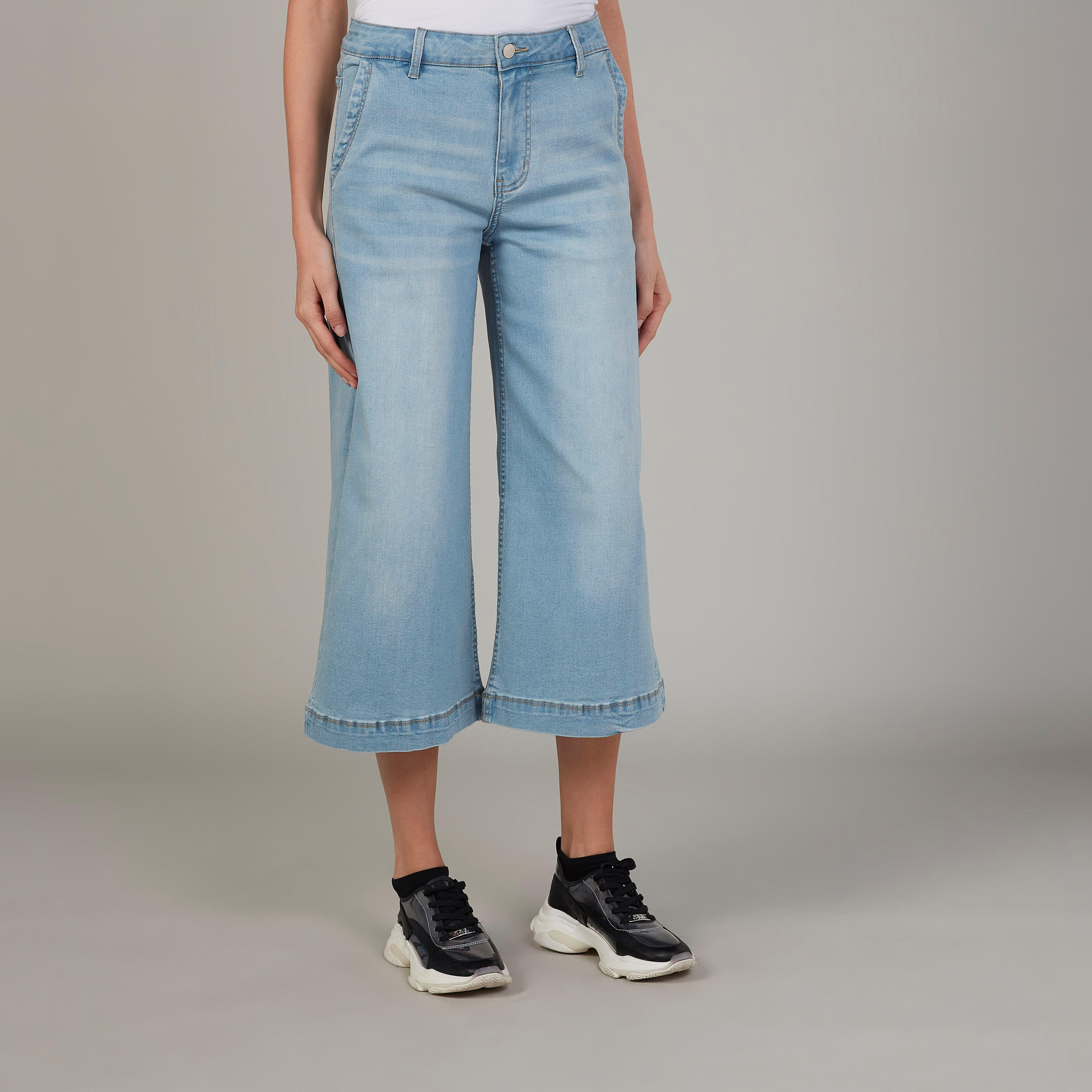 بنطلون جينز سادة واسع وخصر متوسط الارتفاع وجيوب وحلقات للحزام-women-clothing-bottoms-trousers-image-1