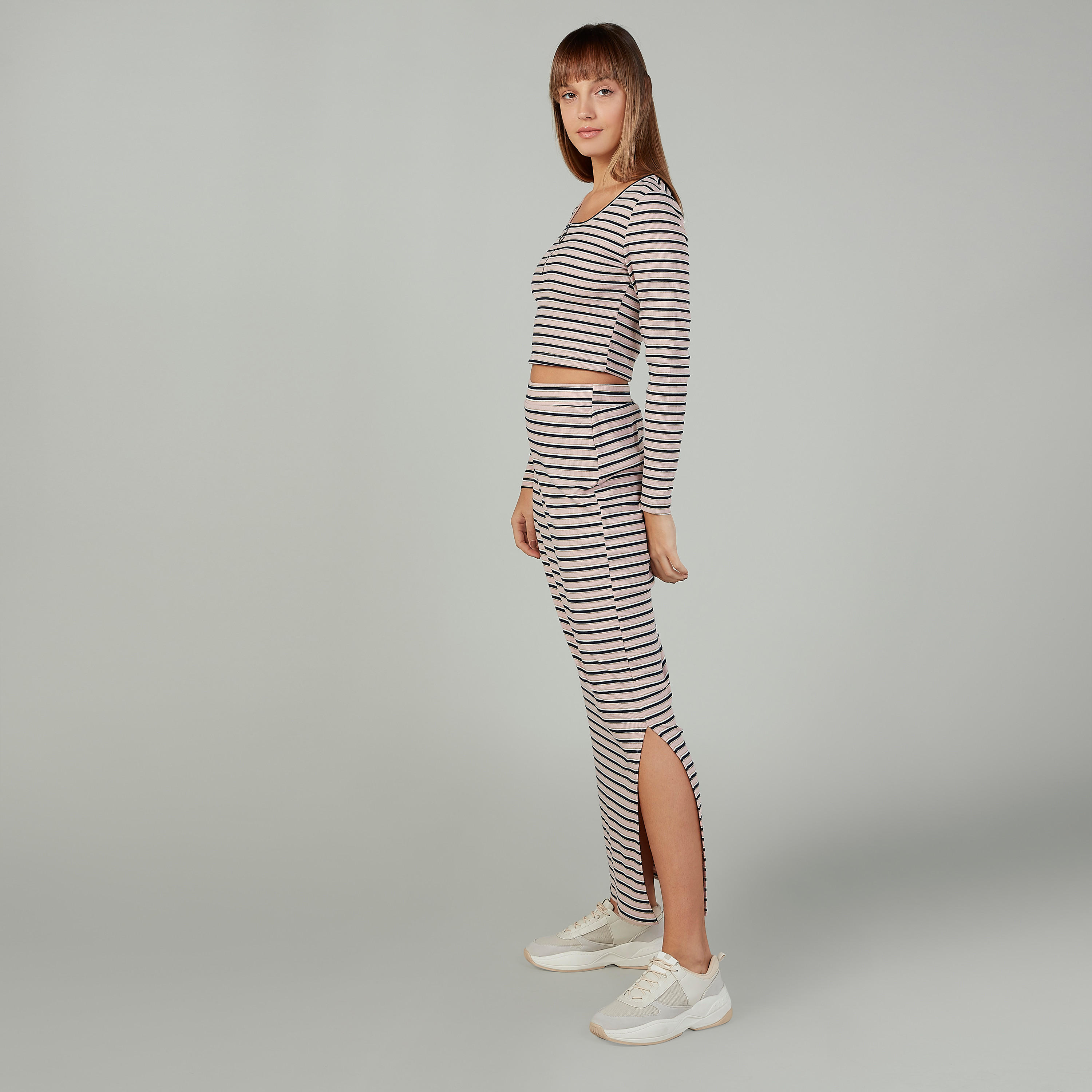 تنورة ماكسي ضيّقة مخططة بخصر مطّاطي وفتحة جانبية-women-clothing-bottoms-skirts-image-2