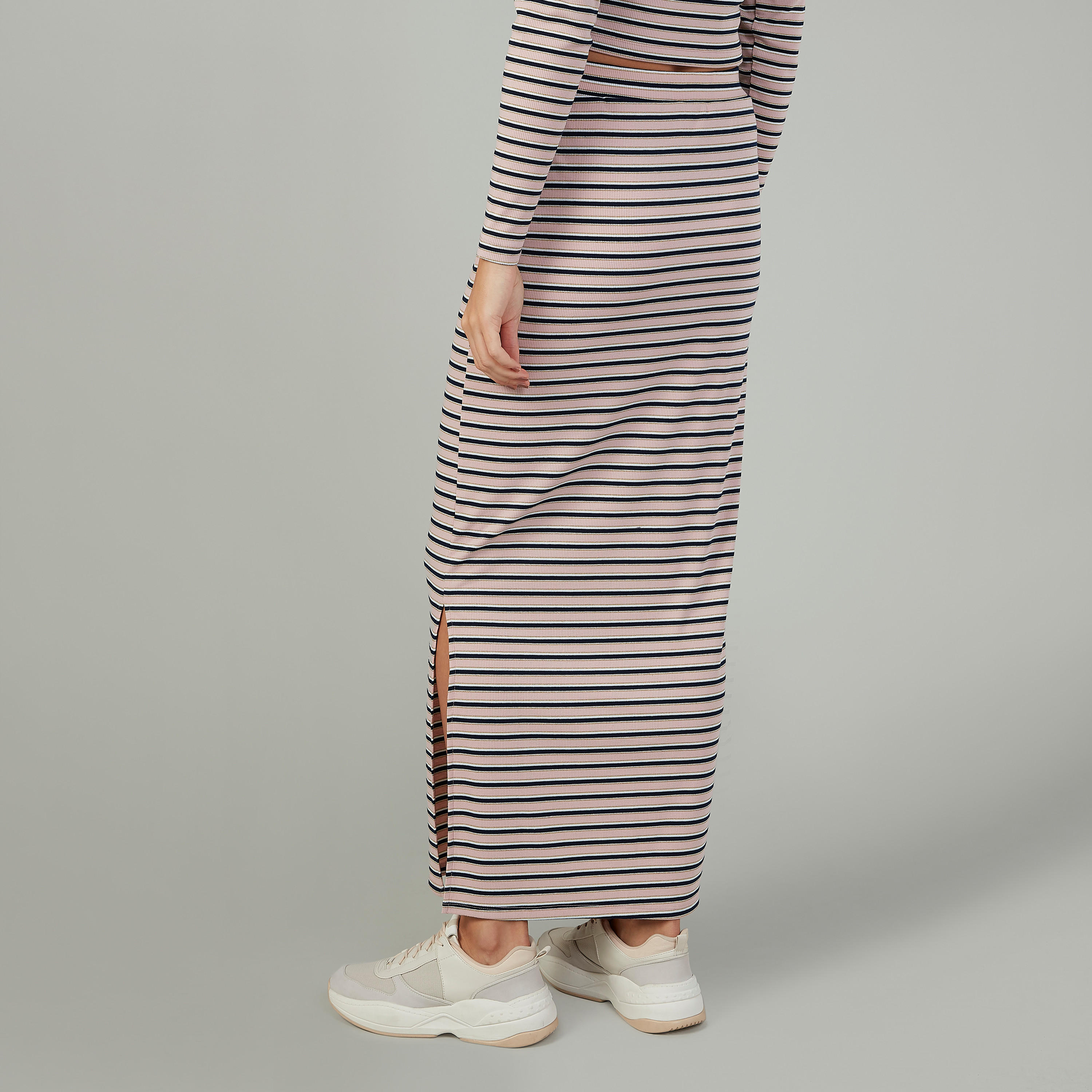 تنورة ماكسي ضيّقة مخططة بخصر مطّاطي وفتحة جانبية-women-clothing-bottoms-skirts-image-4