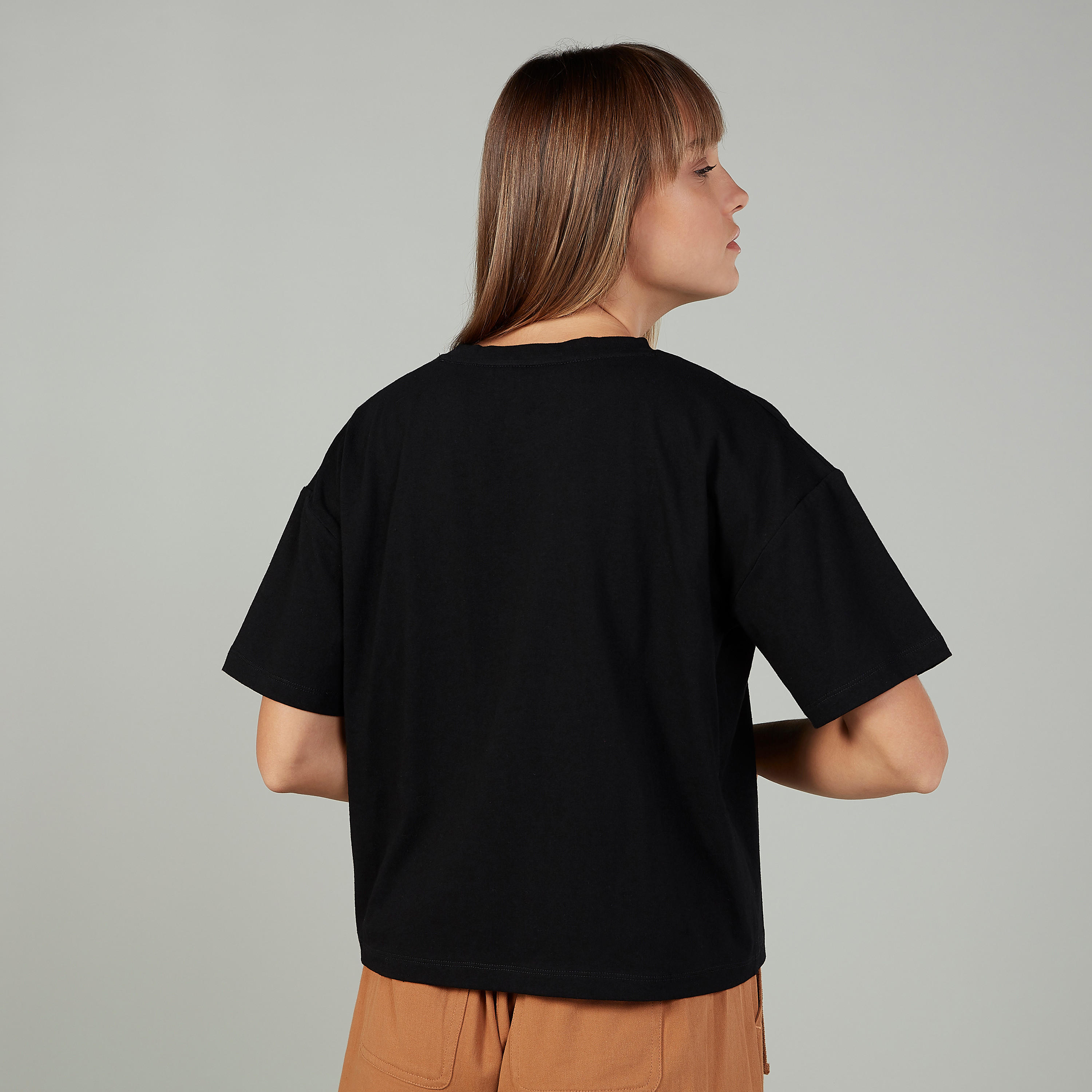 بلوزة قصيرة واسعة بياقة قصيرة وأكمام قصيرة وطبعات-women-clothing-tshirts-image-4