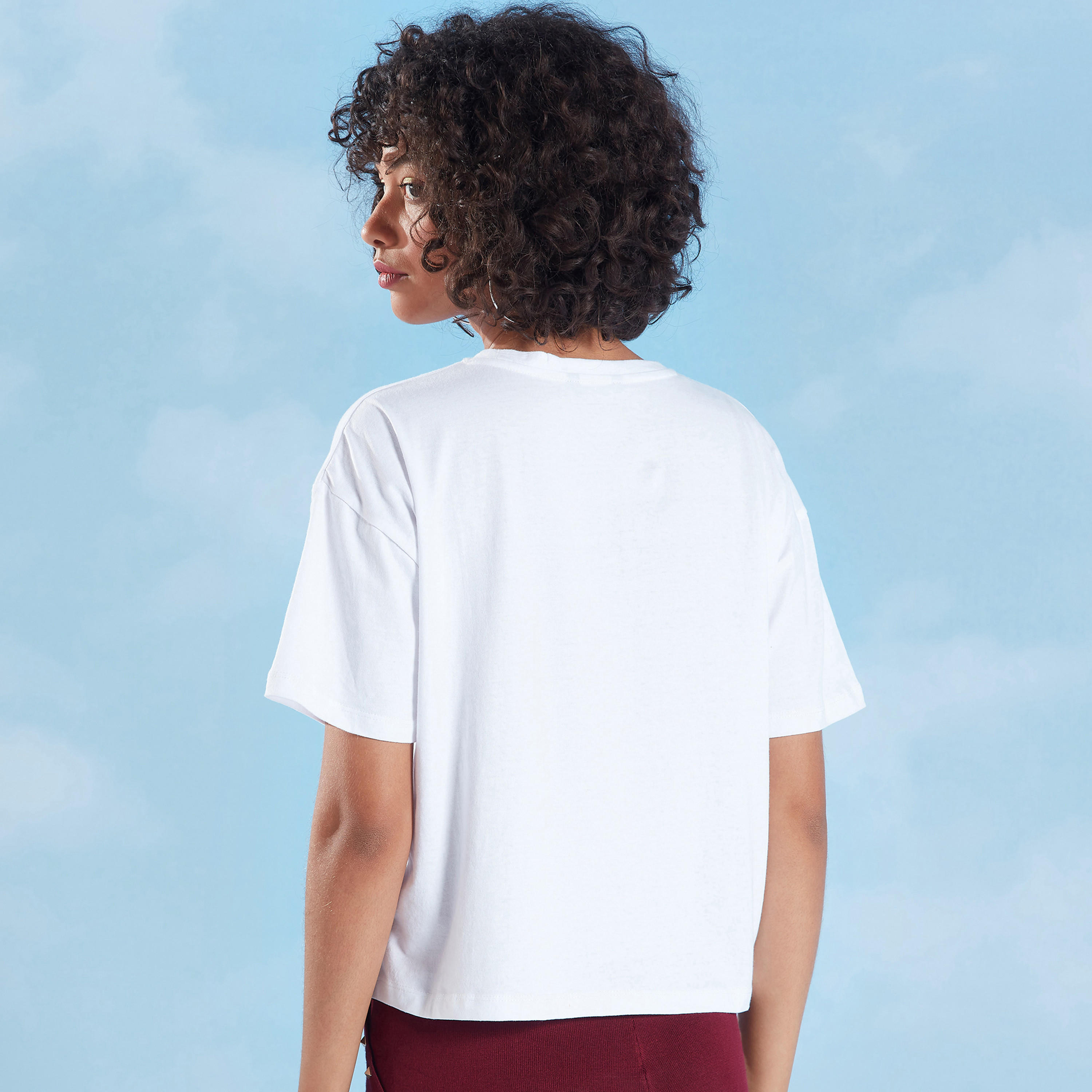 بلوزة قصيرة واسعة بياقة ضيقة وأكمام قصيرة وطبعات-women-clothing-tshirts-image-4