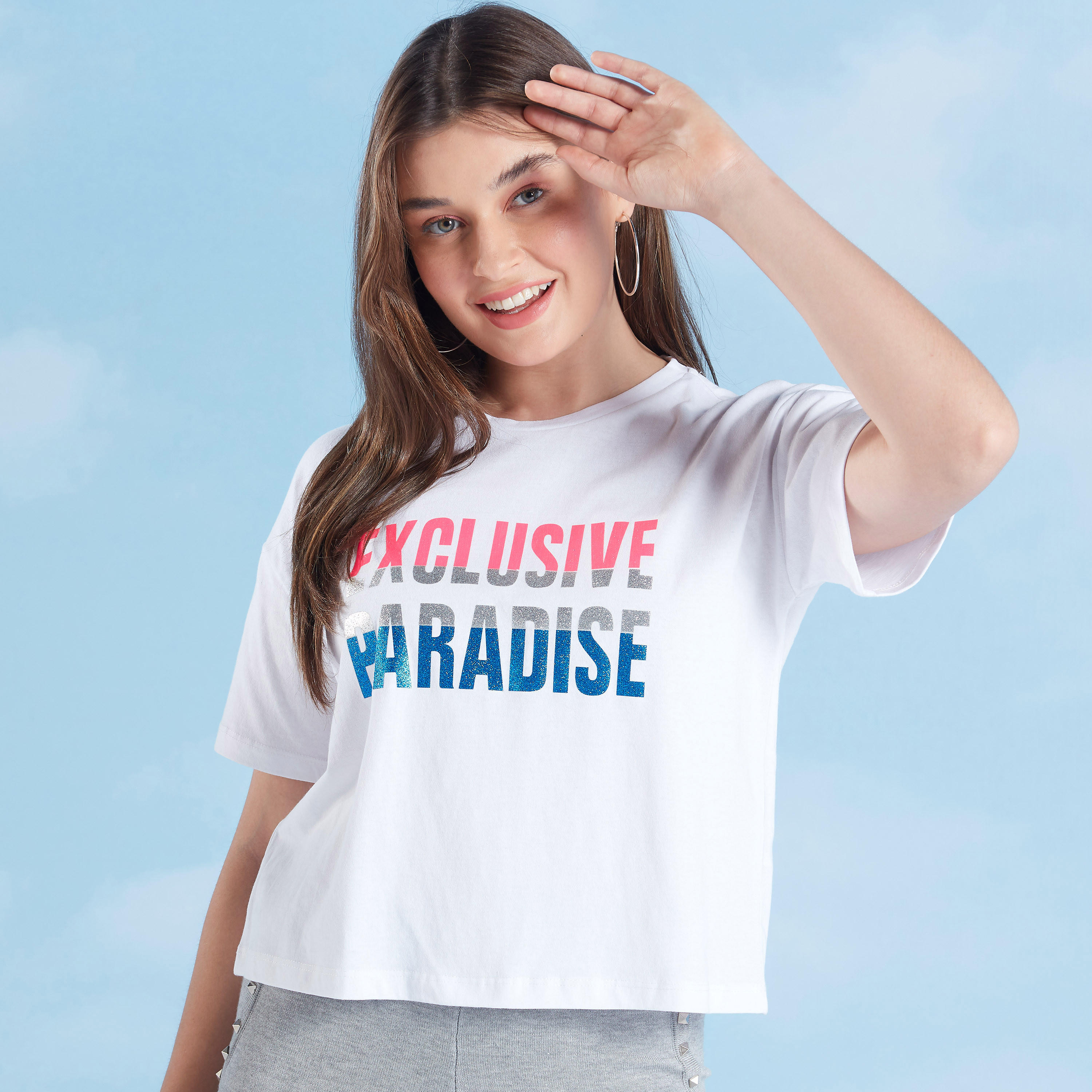 بلوزة قصيرة واسعة بياقة ضيقة وأكمام قصيرة وطبعات-women-clothing-tshirts-image-1