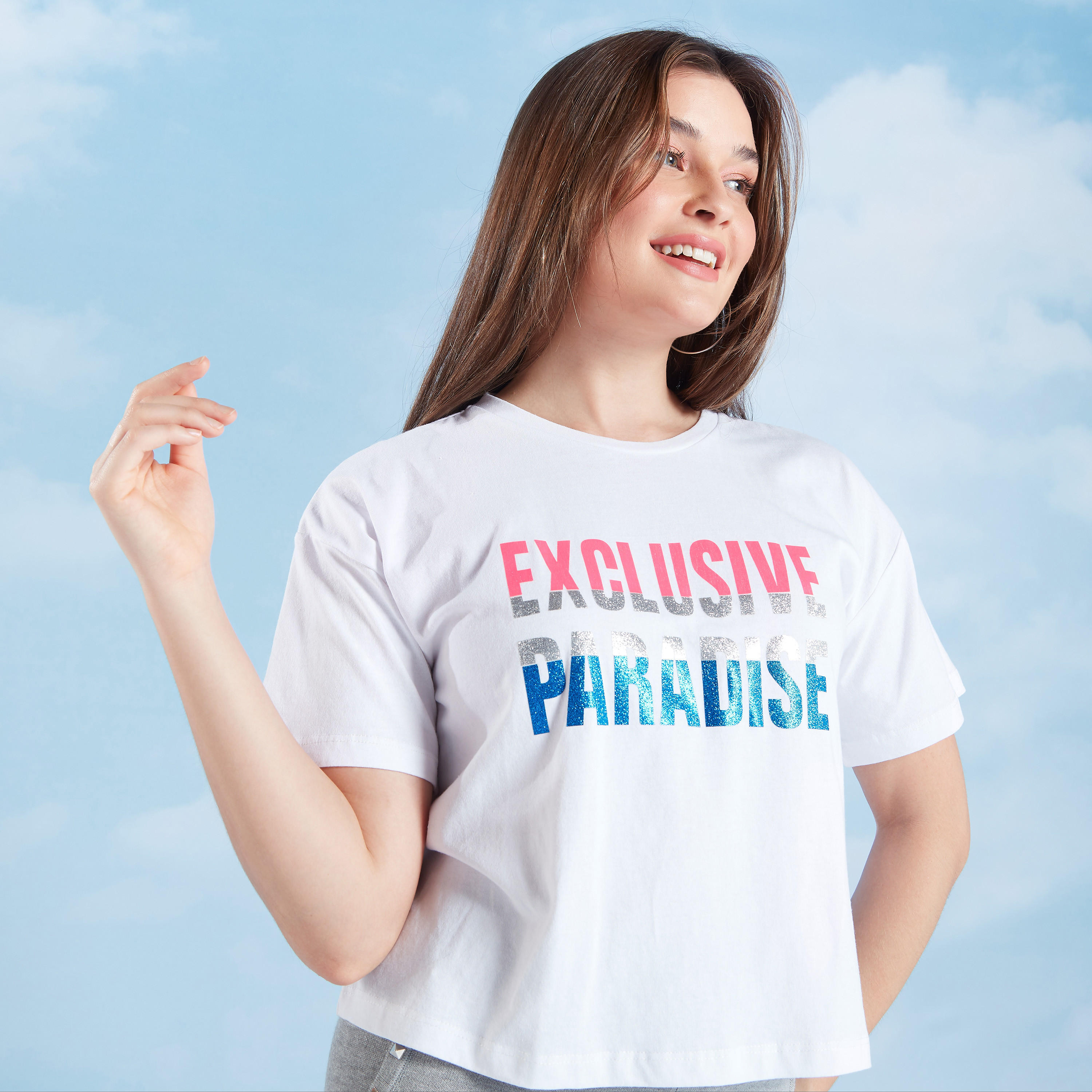 بلوزة قصيرة واسعة بياقة ضيقة وأكمام قصيرة وطبعات-women-clothing-tshirts-image-3