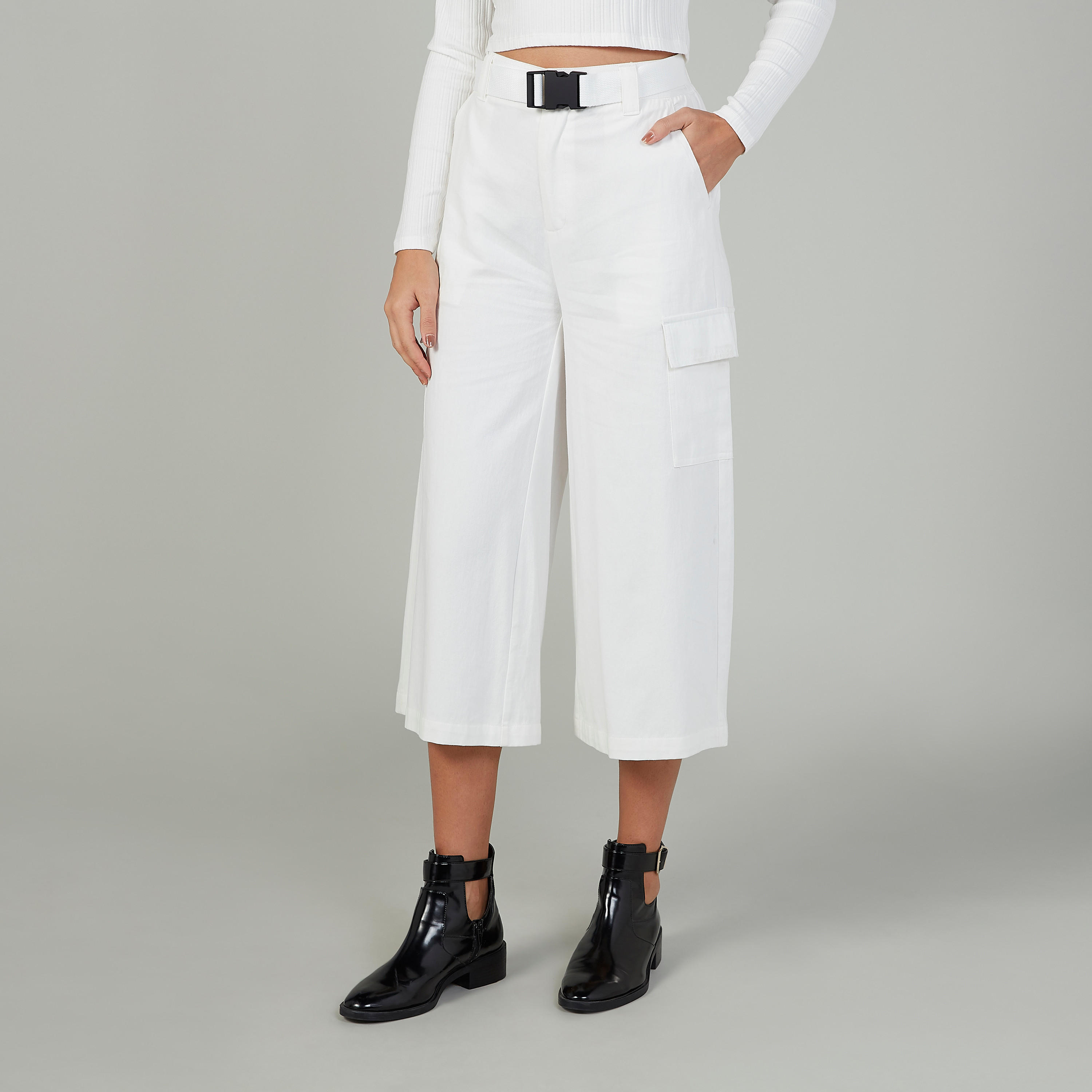 بنطلون كارجو سادة بخصر متوسط الارتفاع وجيوب-women-clothing-bottoms-trousers-image-1