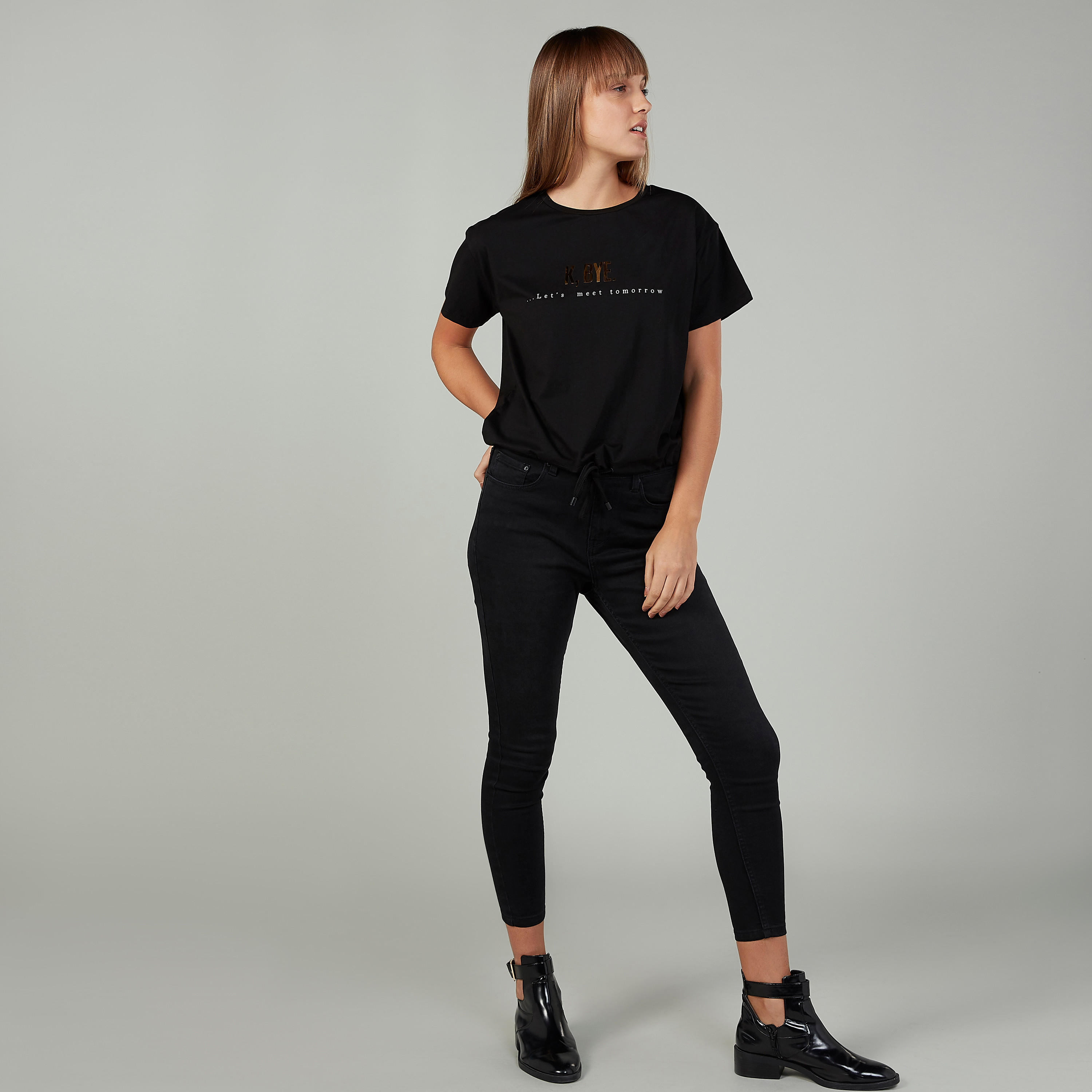 تيشيرت قصير بياقة مستديرة وأكمام قصيرة وطبعات-women-clothing-tshirts-image-2