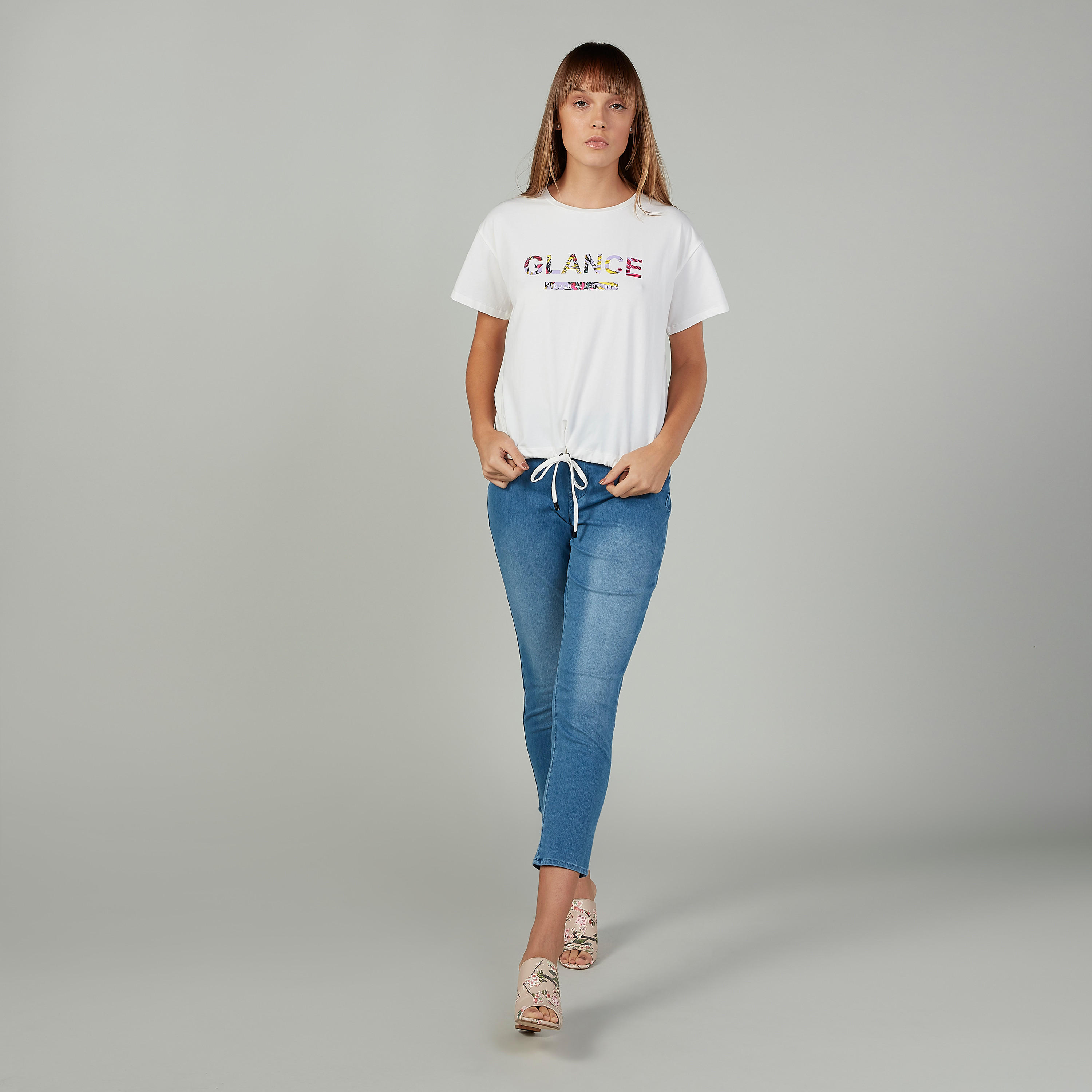 تيشيرت قصير بياقة ضيقة وأكمام قصيرة وطبعات-women-clothing-tshirts-image-2