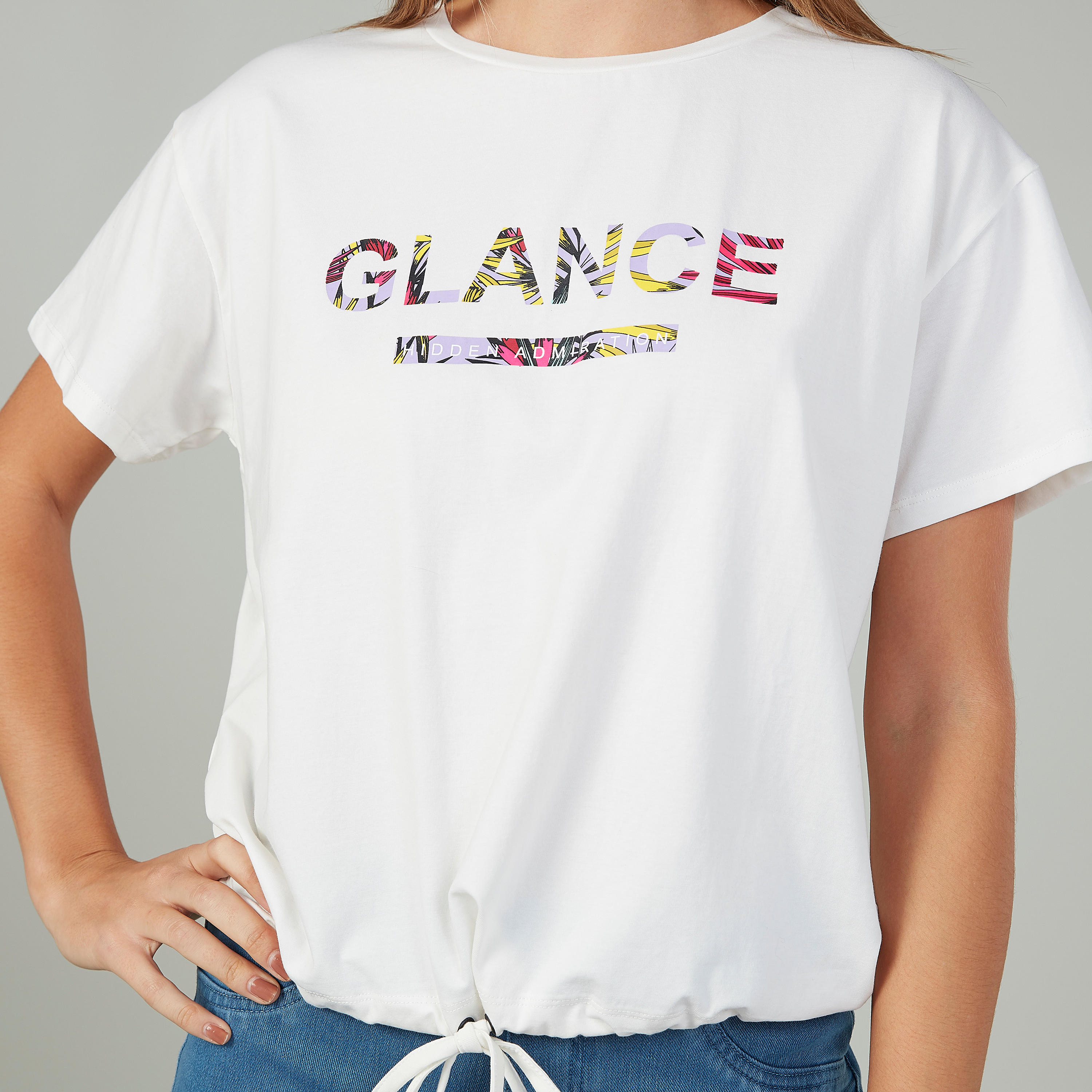 تيشيرت قصير بياقة ضيقة وأكمام قصيرة وطبعات-women-clothing-tshirts-image-3