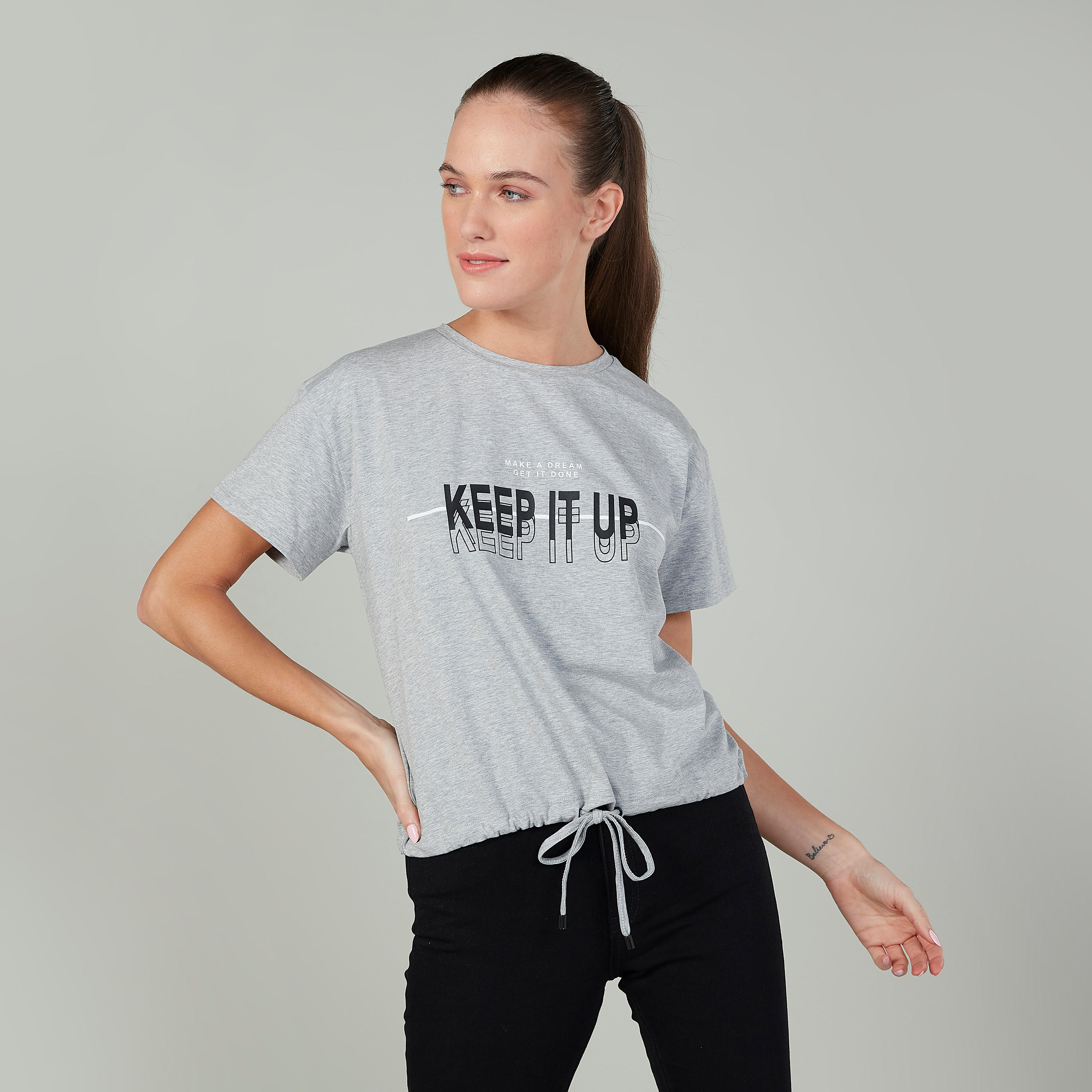 تيشيرت قصير بياقة مستديرة وأكمام قصيرة وطبعات-women-clothing-tshirts-image-1