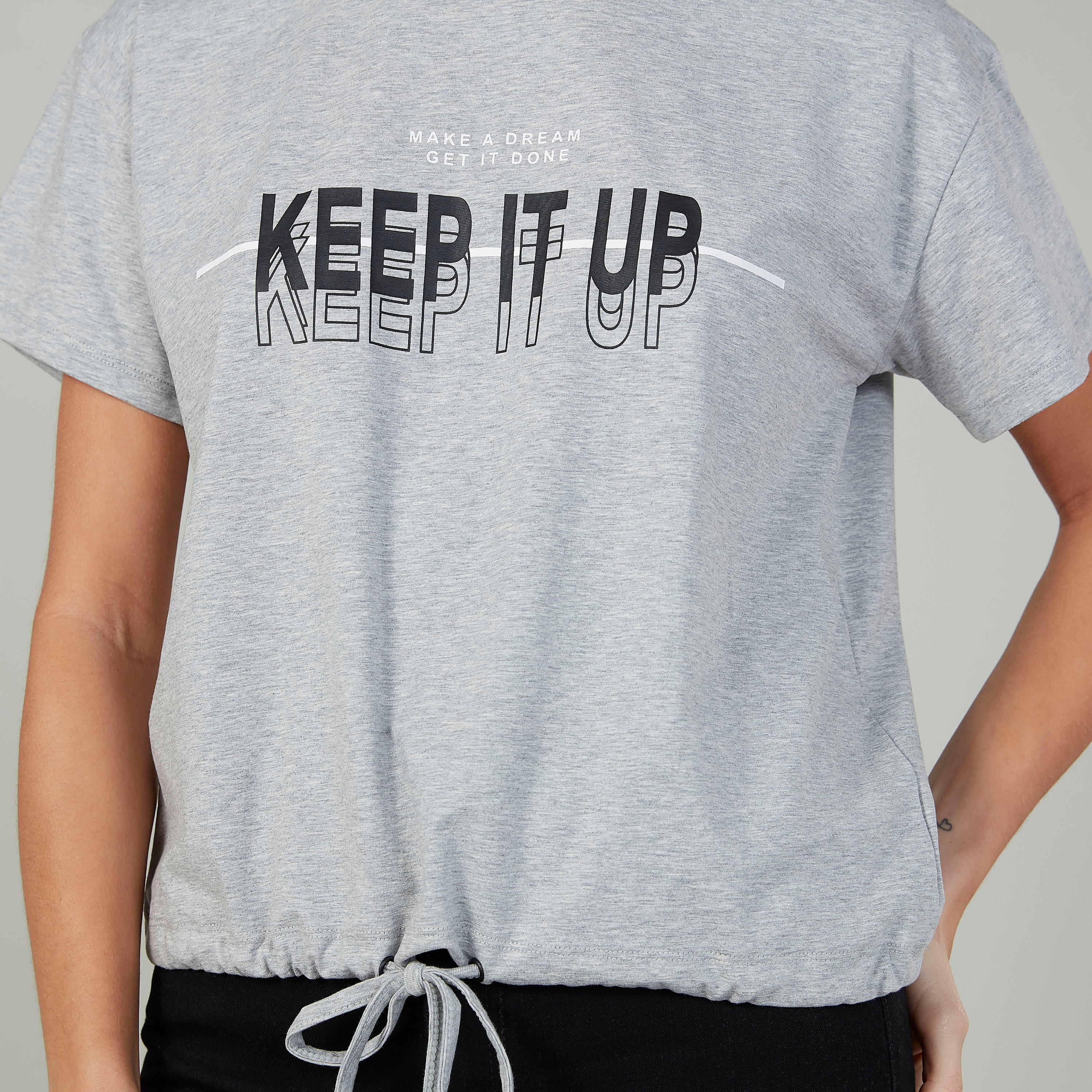 تيشيرت قصير بياقة مستديرة وأكمام قصيرة وطبعات-women-clothing-tshirts-image-3