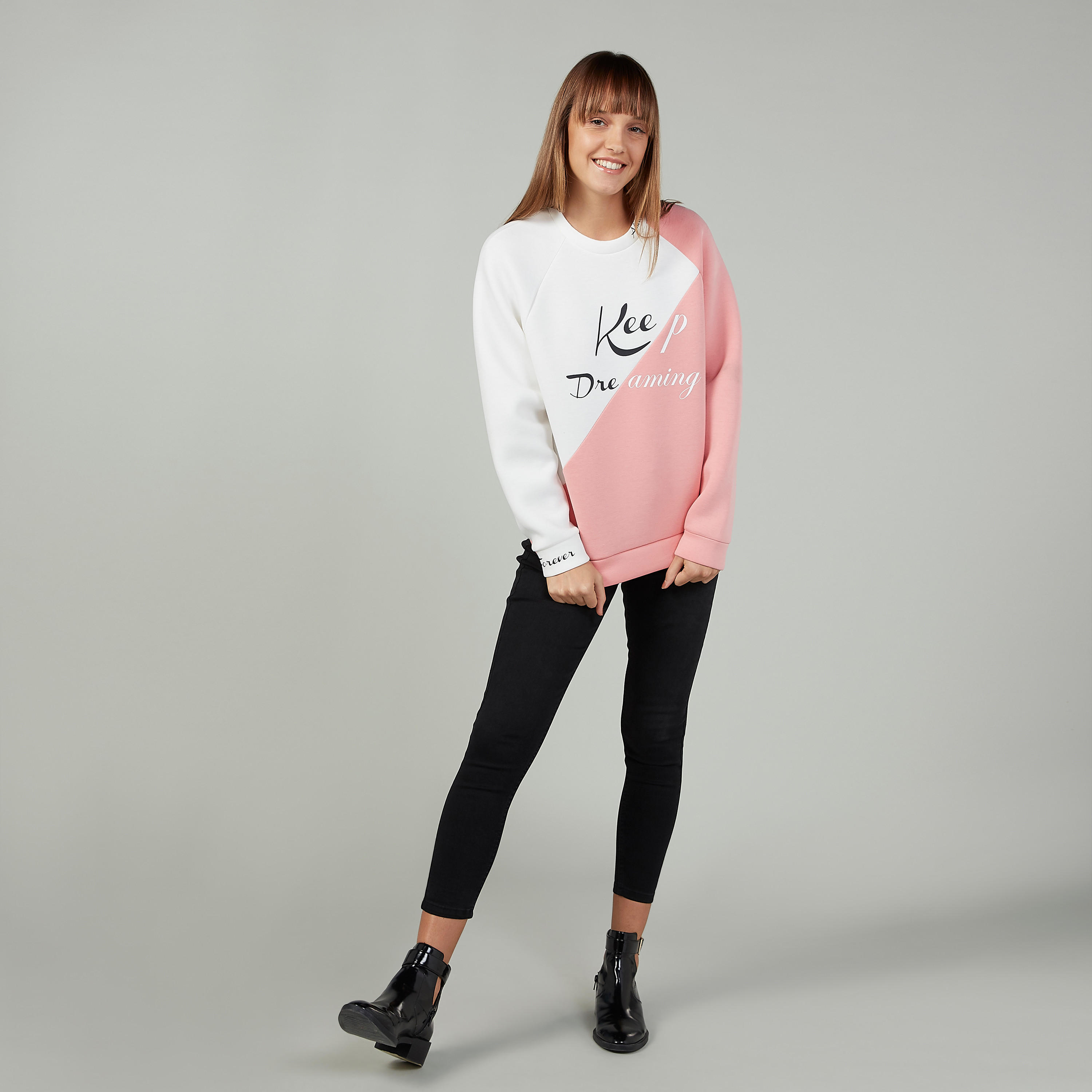سويت شيرت بياقة ضيقة وأكمام طويلة وطبعات-women-winterwear-hoodiesandsweatshirts-sweatshirts-image-3