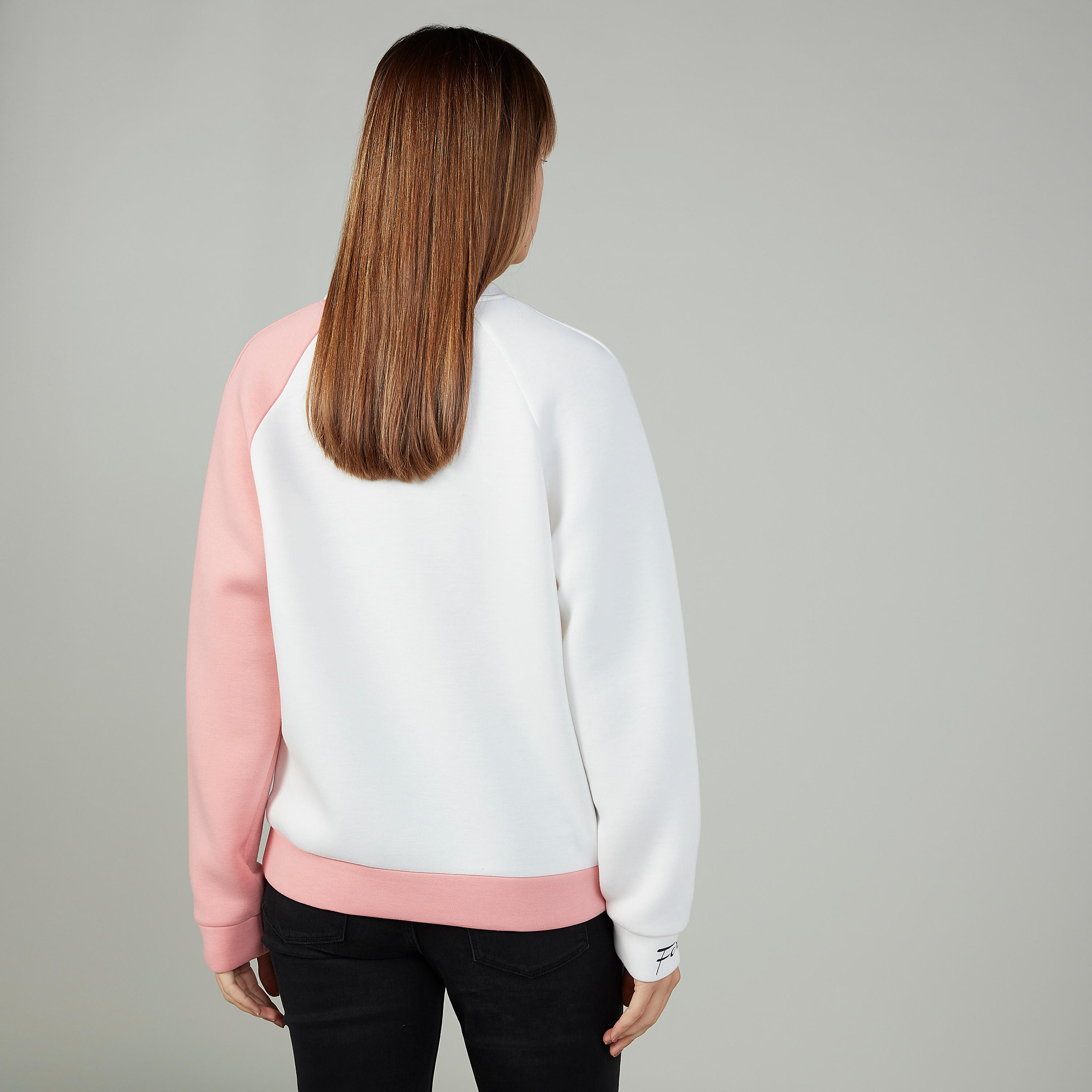 سويت شيرت بياقة ضيقة وأكمام طويلة وطبعات-women-winterwear-hoodiesandsweatshirts-sweatshirts-image-1
