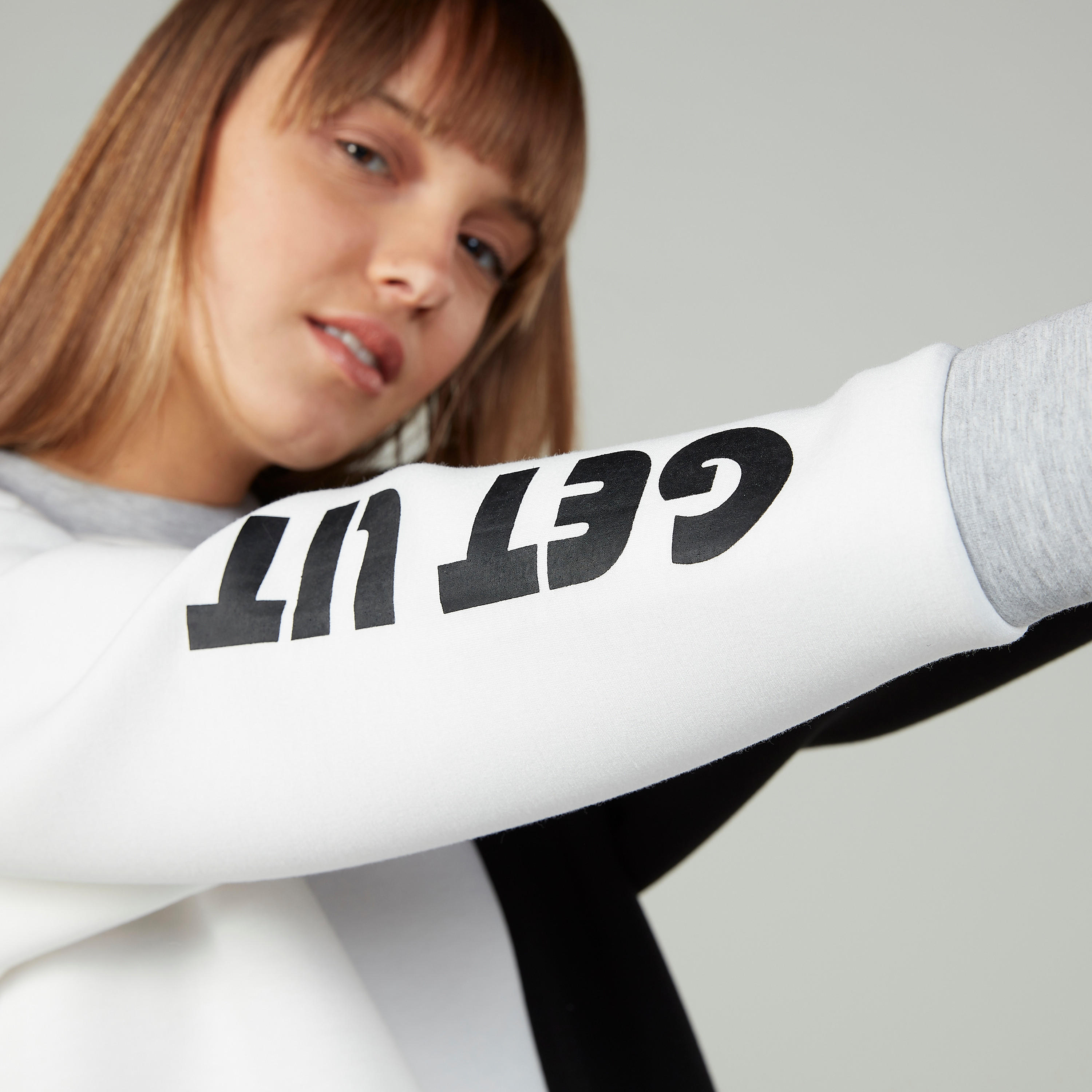 سويت شيرت بياقة ضيقة وأكمام طويلة وطبعات-women-winterwear-hoodiesandsweatshirts-sweatshirts-image-3